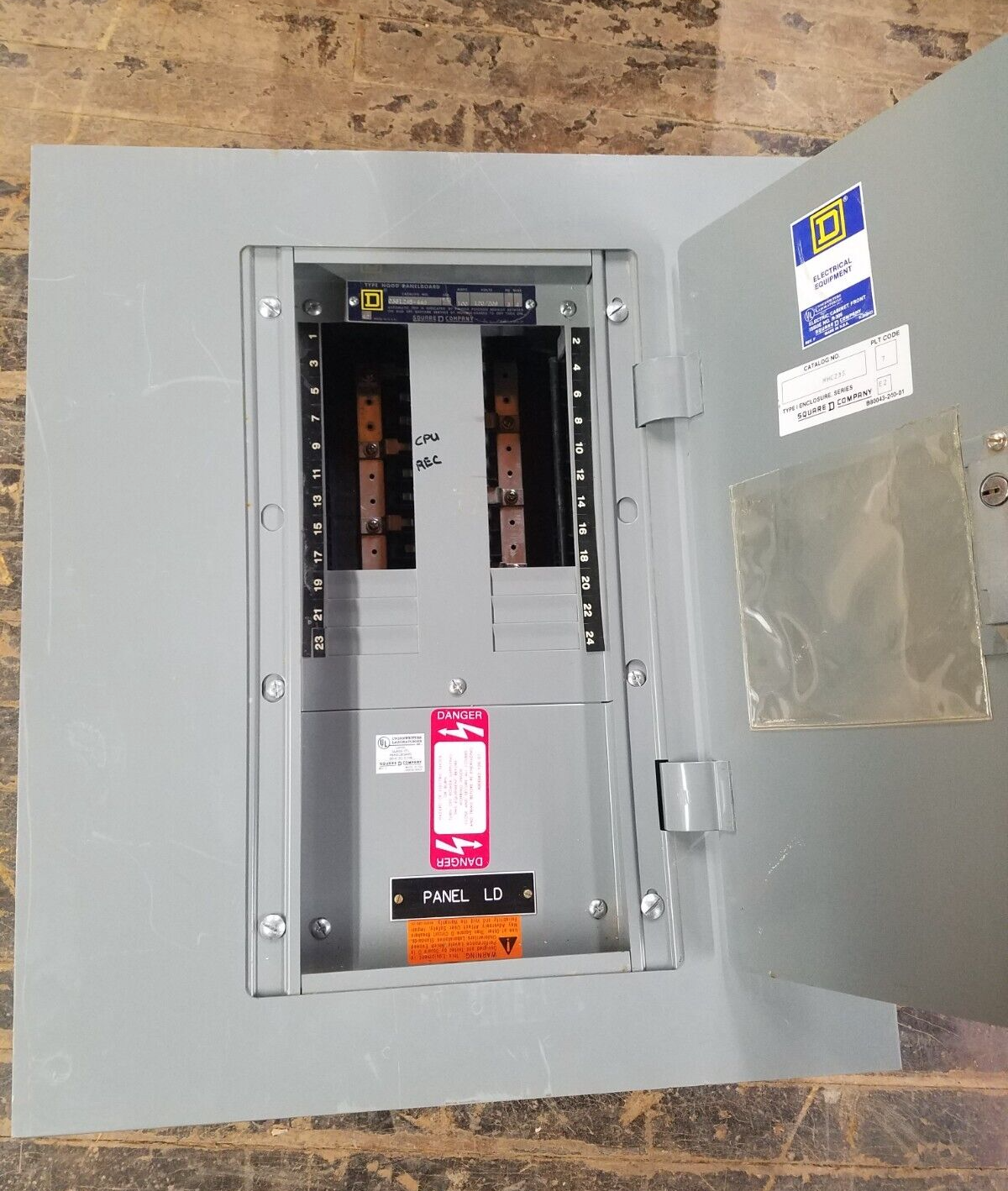 Square D NQOD Panelboard 100A 120/208V 3PH 4W MLO 24 Circuit Main Lug 100 Amp P103 Used