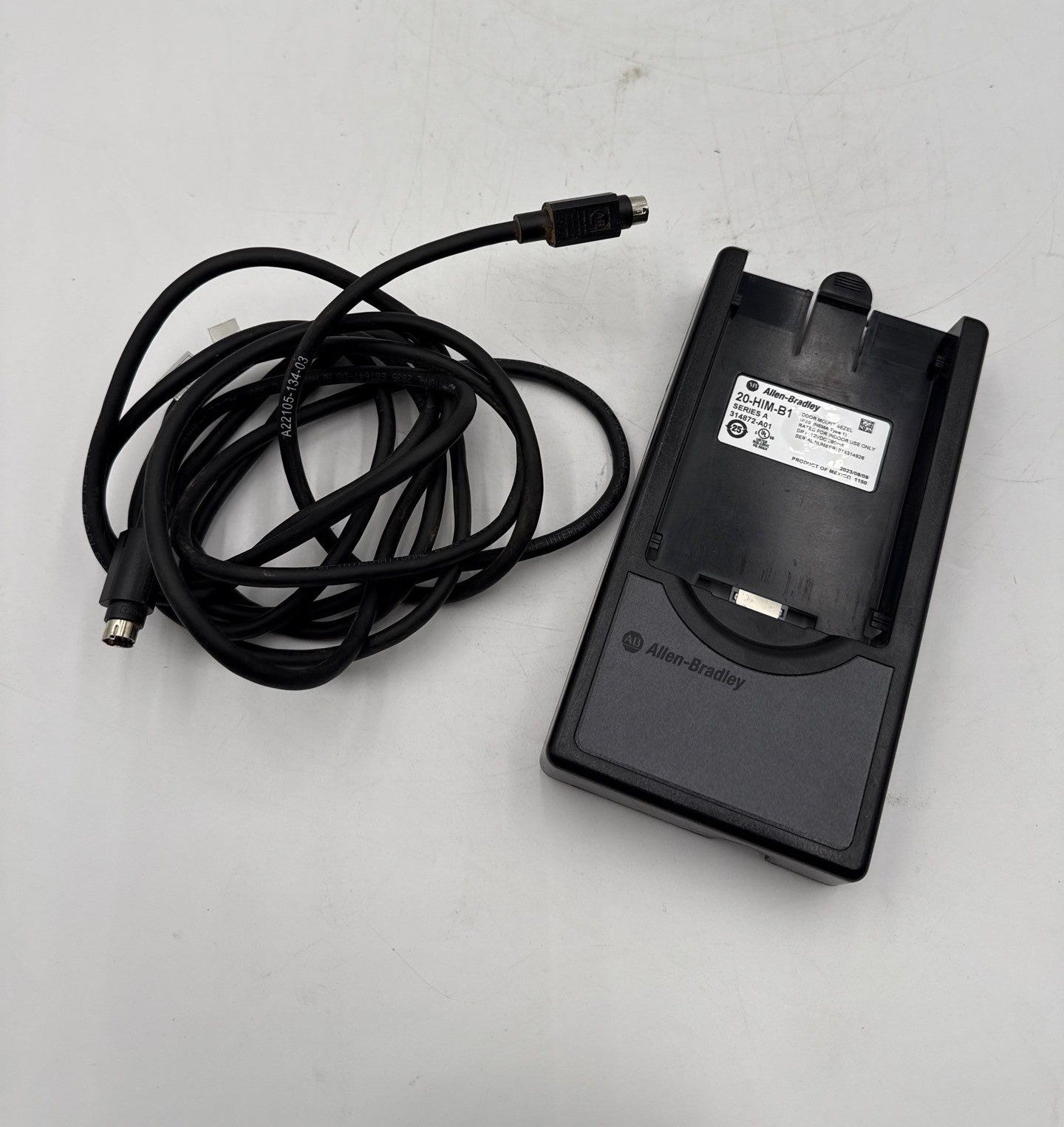 Allen-Bradley 20-HIM-B1 PowerFlex Door Mount Bezel SER A Cable A22105-134-03 Used