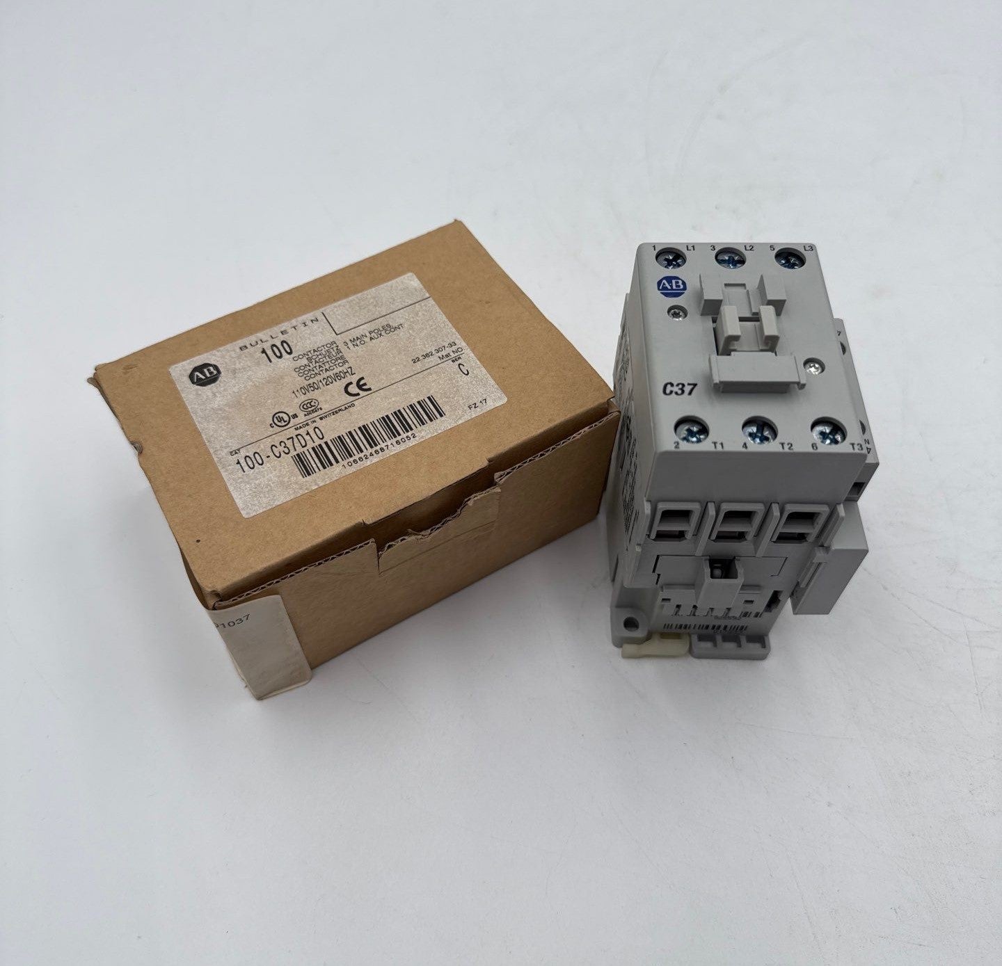 Allen Bradley 100-C37D10 Contactor 37A 3P 600V Coil 110/120V 30HP Max New