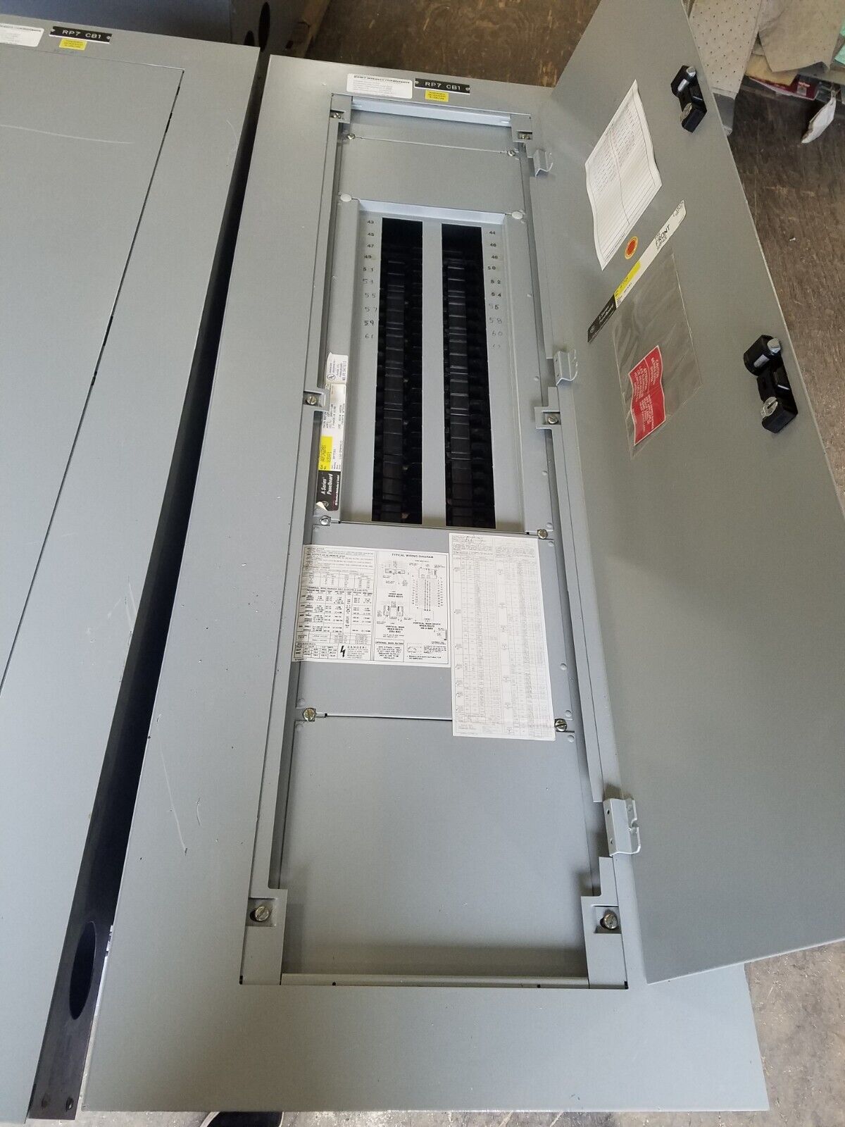 GE AQF3422MBX Panelboard 225A 208Y/120V 3PH 4W 42 Circuit Main Lug MLO 225 Amp P011 Used