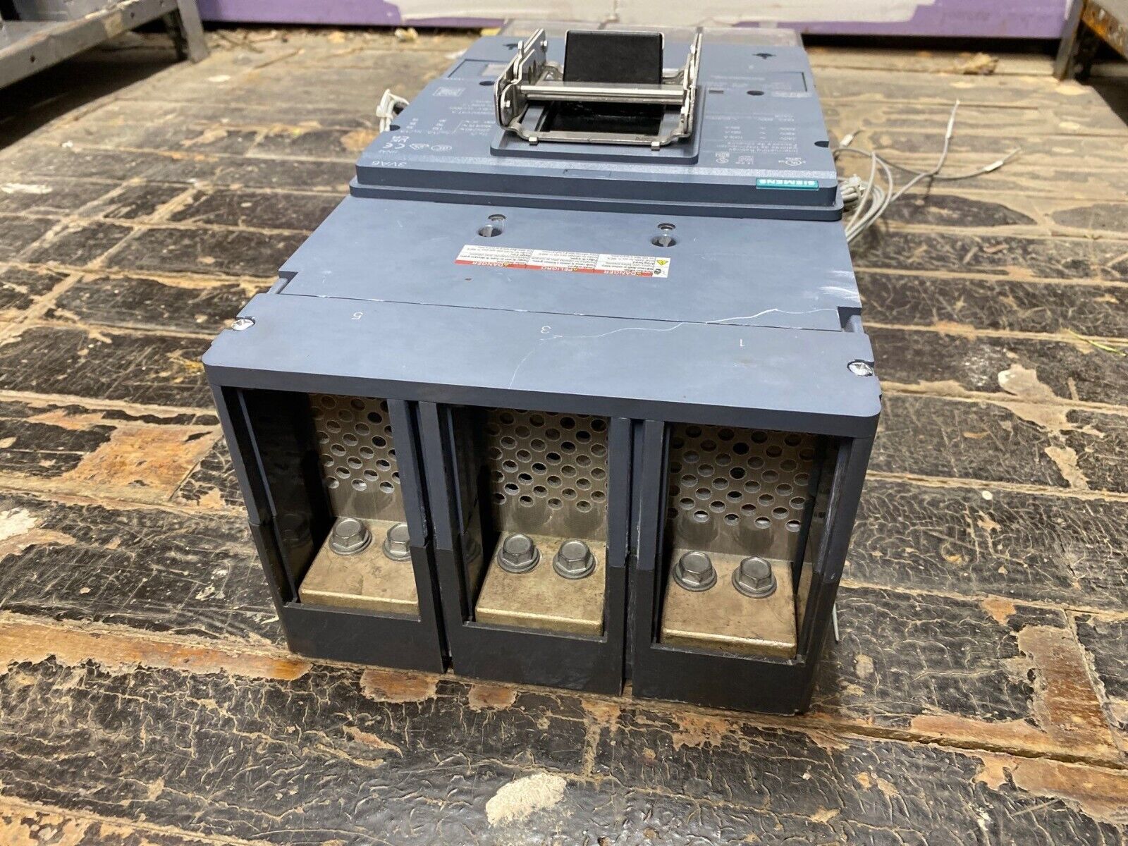 Siemens 3VA6712-6HN31-0AA0 Used