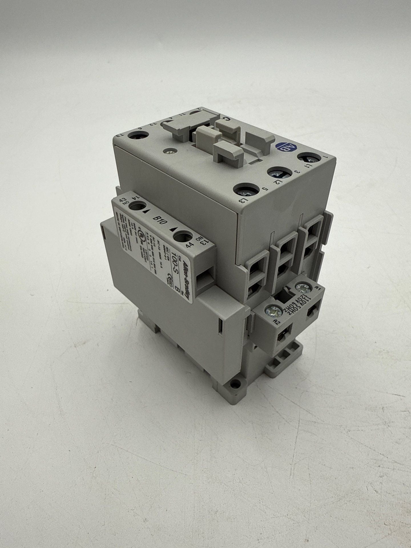 Allen Bradley 100-C37D10 Contactor 37A 3P 600V Coil 110/120V 30HP Max New