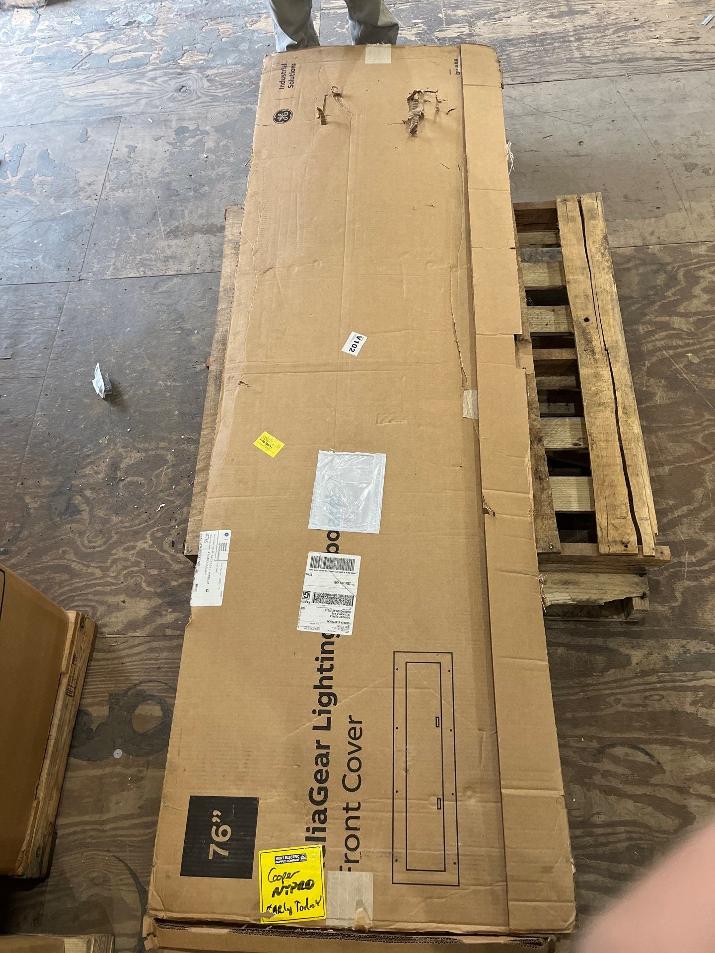 GE ADF3244MBX ReliaGear Lighting Panelboard 400A 480V 3PH XT4N250 New