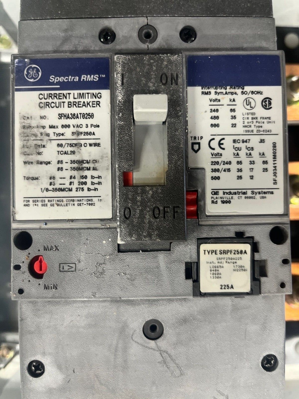 GE AEF3424MBX Panelboard 400A 480/277V 3PH 4W Indoor Encl 42Cir SFHA36AT0250 MLO P582 Used