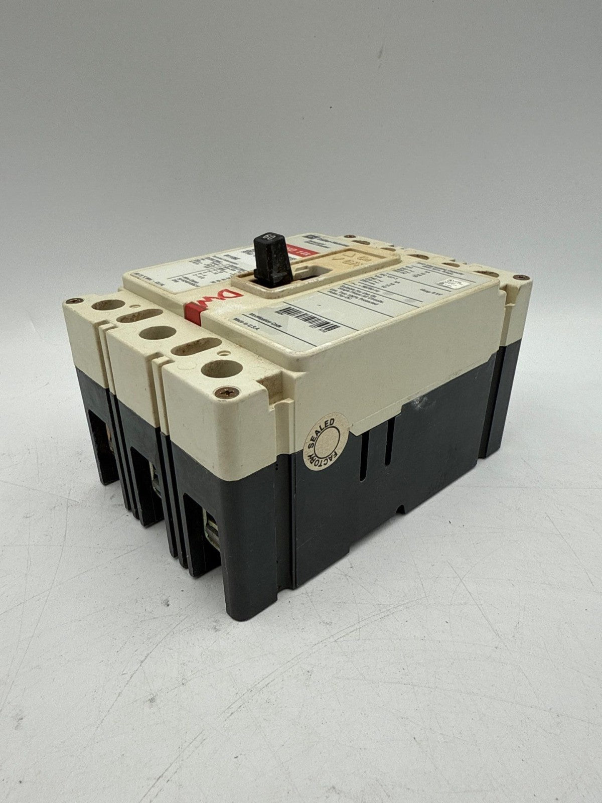 Cutler Hammer EHD3060 Circuit Breaker 60A 3P 480V 3PH EHD 14k 60 Amp 3 Pole Used