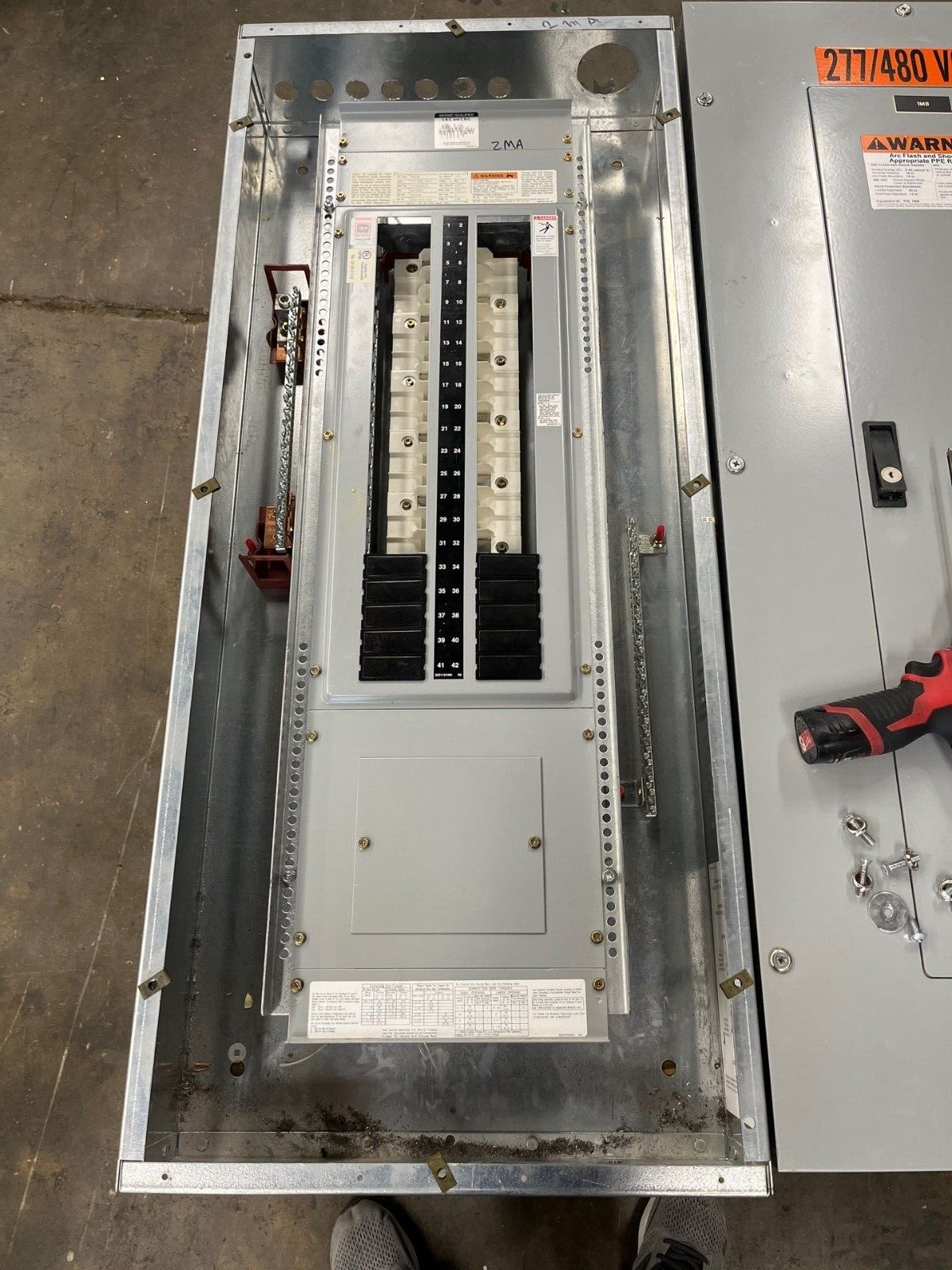 CH PRL2A Panelboard 225A 277/480V 4W 3PH MLO Indoor Enclosure YS2048 42 Circuit P595 Used