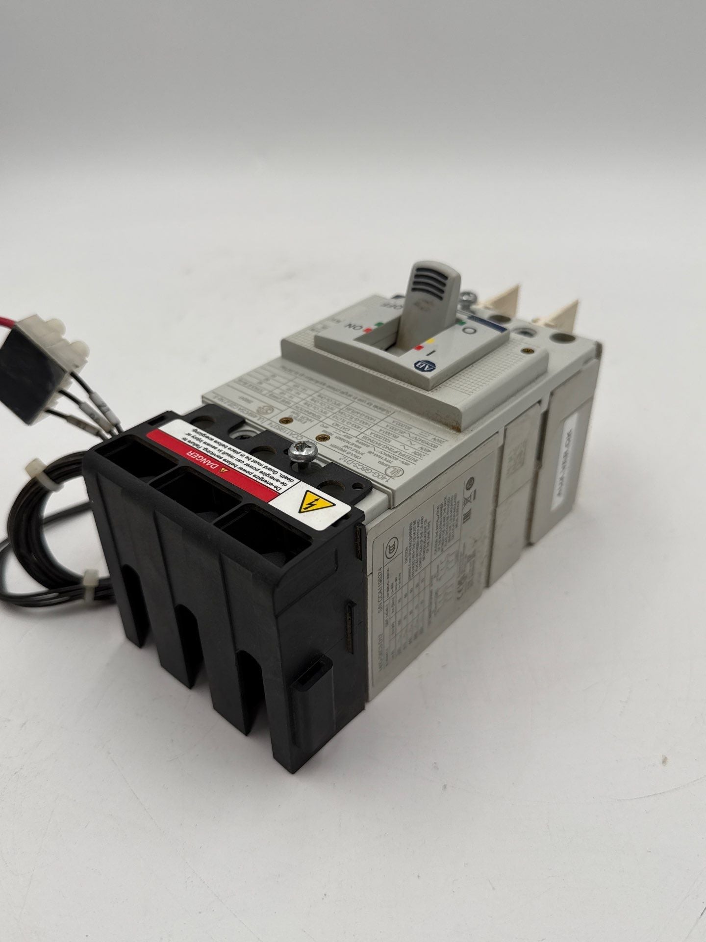 Allen Bradley 140G-G6C3-D12 Circuit Breaker 125A 3P 600V 140G-G6 125 Amp 3 Pole Used