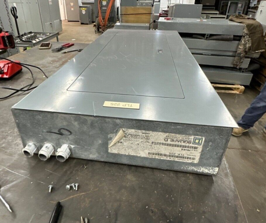 Square D NF Panelboard 250A 600Y/347V 3PH 4W 42 Circuit Indoor Encl MLO Main Lug P353 Used