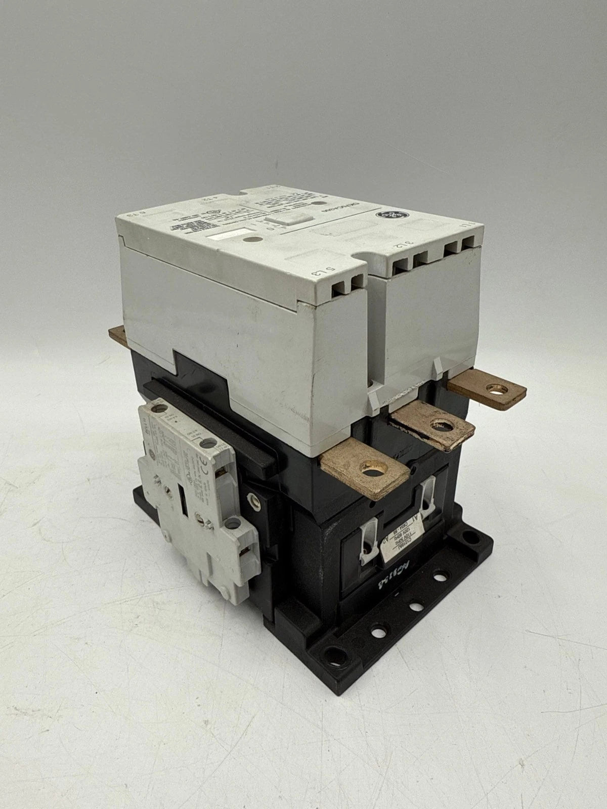 GE CK75CA300 Contactor 150A 3P 600V 3PH 125HP Coil 110/120V C12168J Used