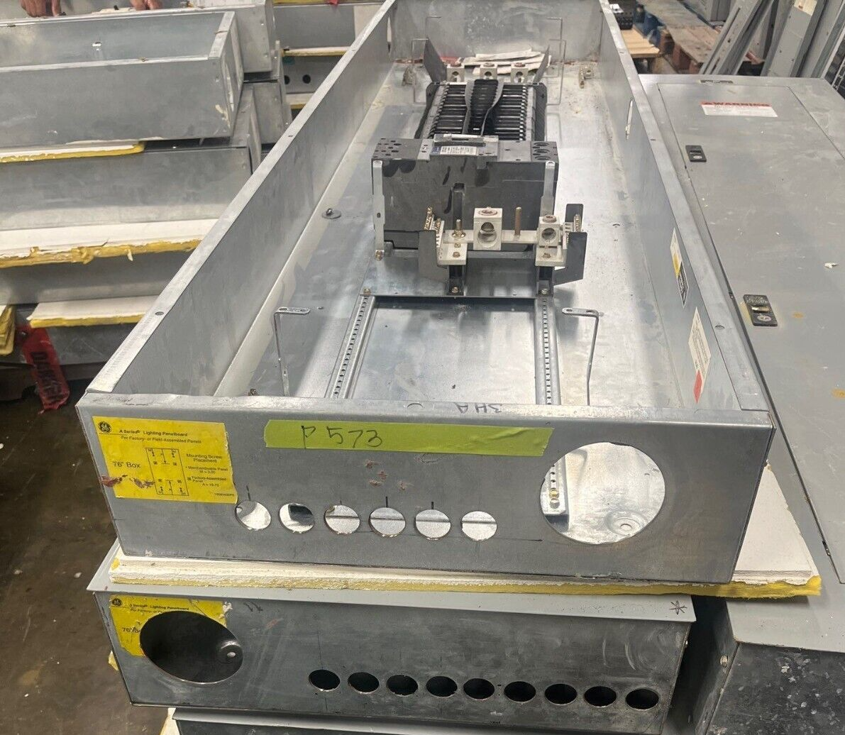 GE AEF3424MBX Panelboard 400A 480/277V 3PH 4W Indoor Encl 42Cir MLO SFHA36AT0250 P573 Used