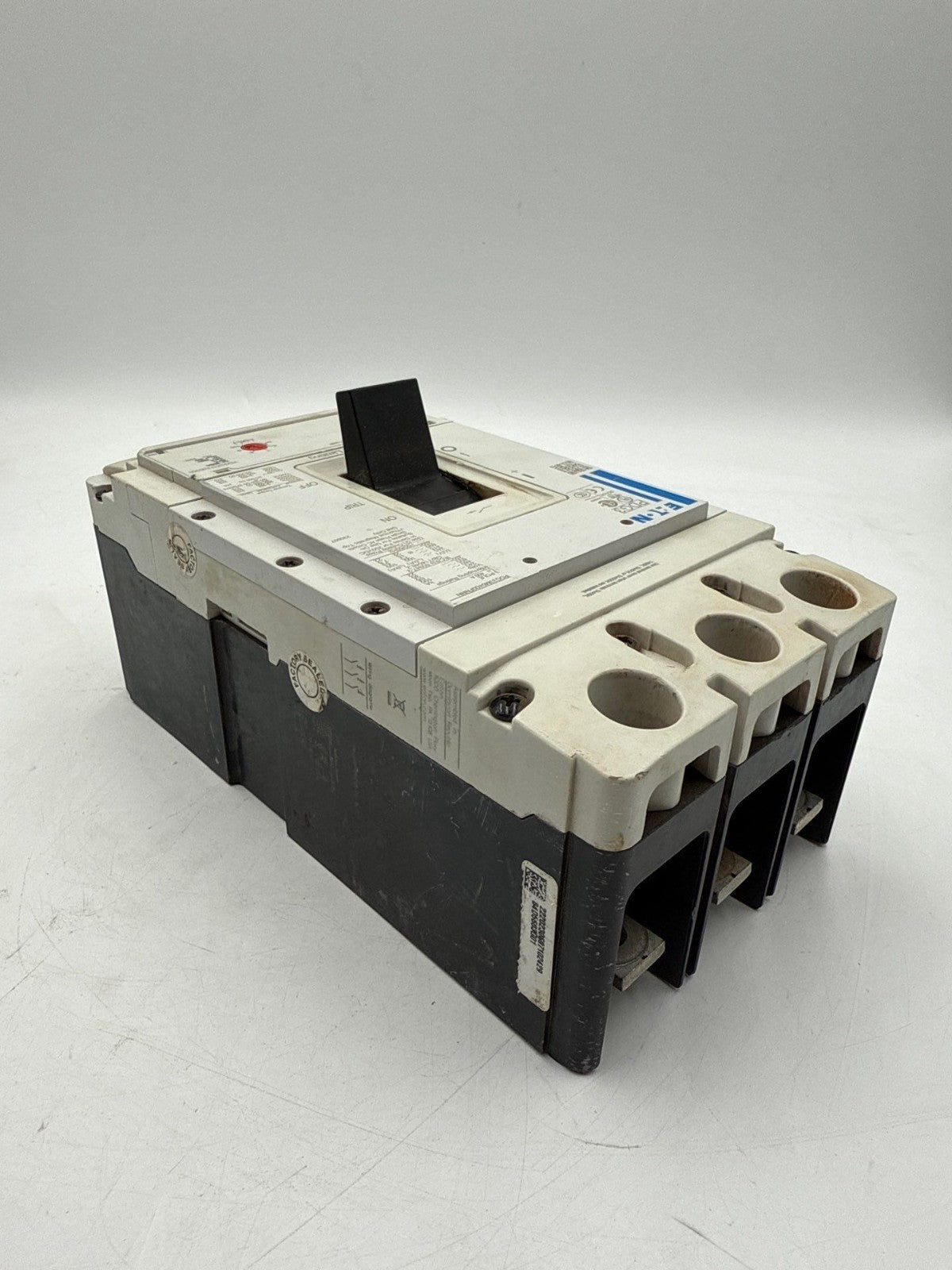 Eaton PDG33M0400FNNN Circuit Breaker 3P 600V w/ 300A Trip PDG3XTFA30300 300 Amp Used