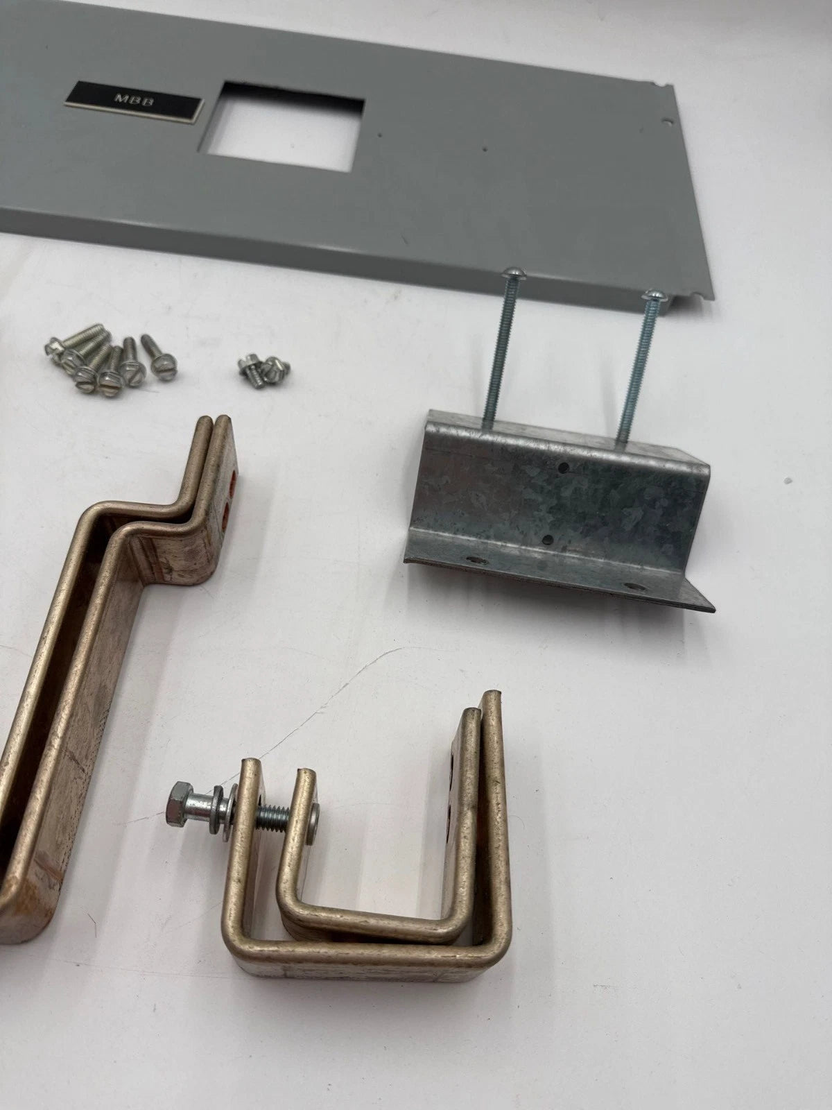 Siemens SJ1 Mounting Hardware 200-400A 600V 3P JD JXD LXD Frame Breaker 19" Used