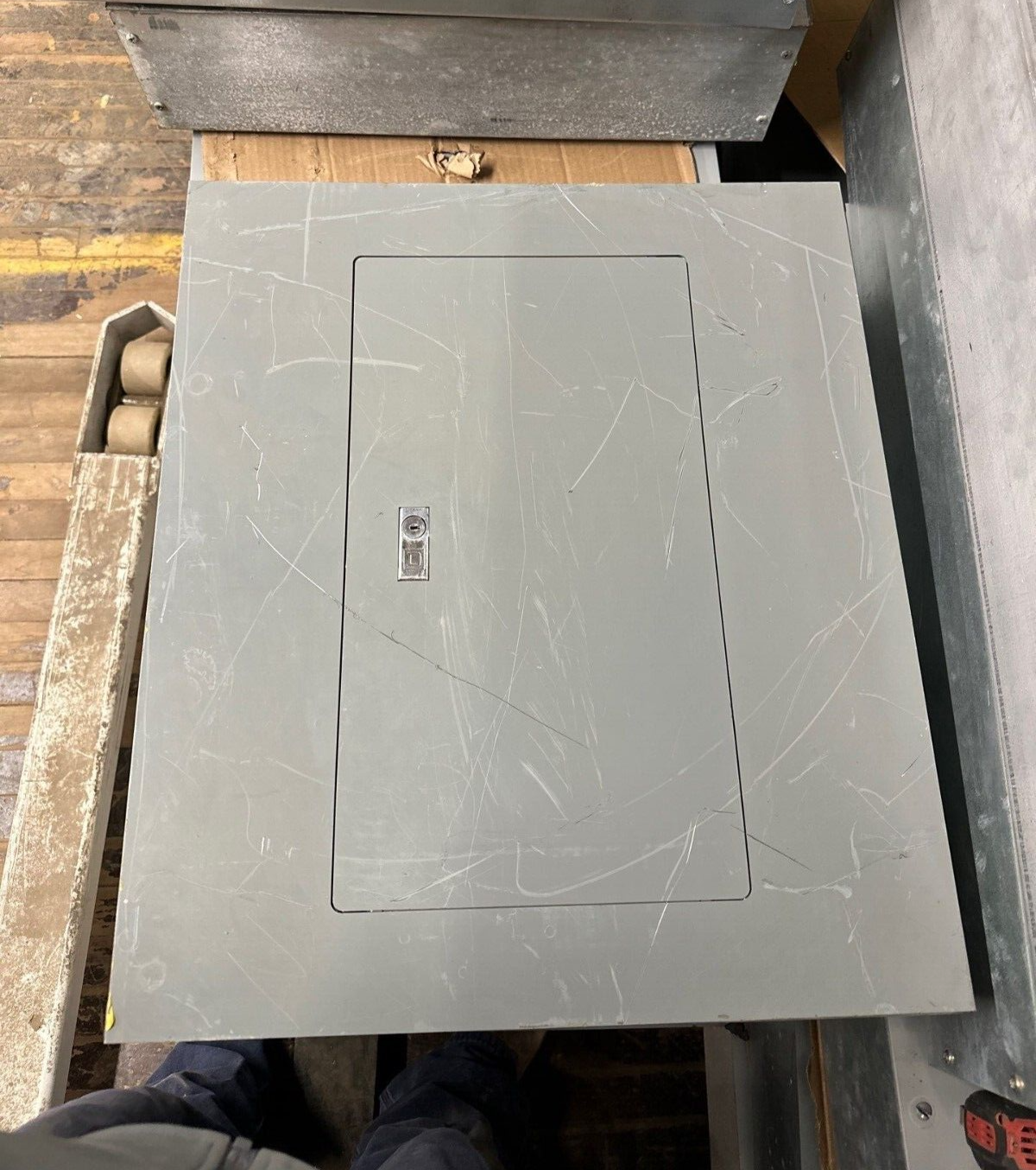 Square D NQOD Panelboard 100A 120/208V 3PH 4W MLO 24 Circuit Main Lug 100 Amp P103 Used