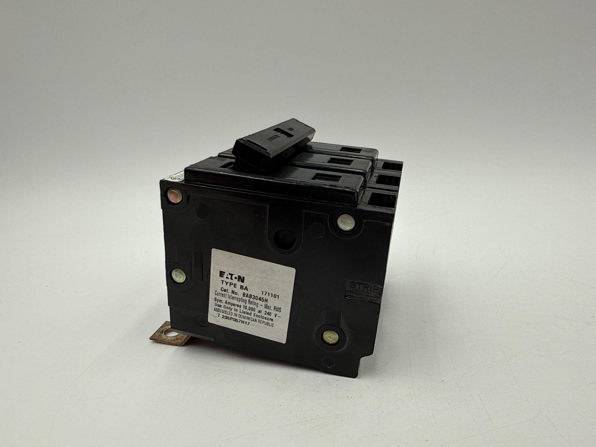 Eaton BAB3045H Circuit Breaker 45A 3P 240V BAB 45 Amp 3 Pole Bolt On 3PH BA345 Used