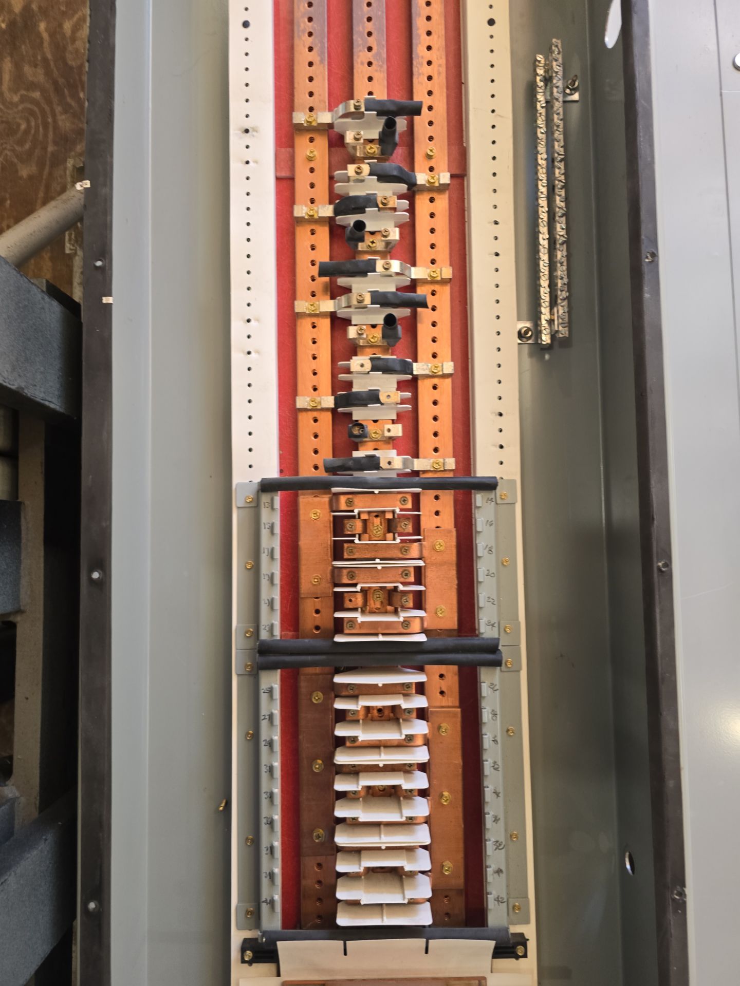 Eaton PRL3A Panelboard 600A 208Y/120V 3PH 4W MLO 3R Encl Outdoor Used