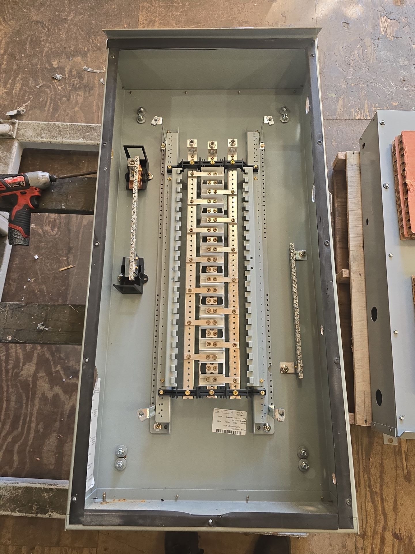Eaton PRL1A Panelboard 225A 208Y/120V 3PH 4W 42 Space 3R Encl MLO Outdoor Used