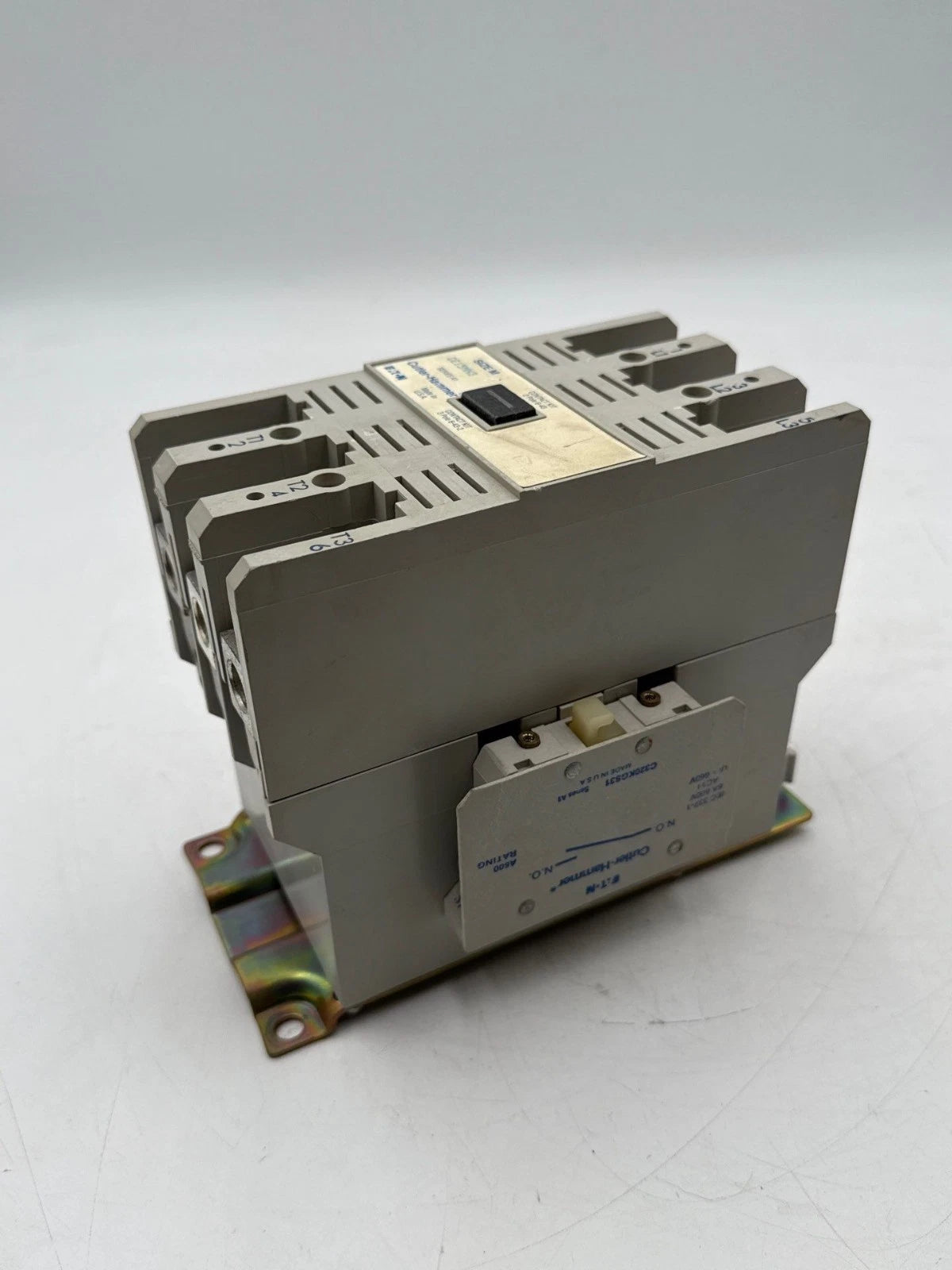 Cutler Hammer CE15MN3 Contactor 105A 3P 600V 3PH 100HP Max Coil 110/120V Used