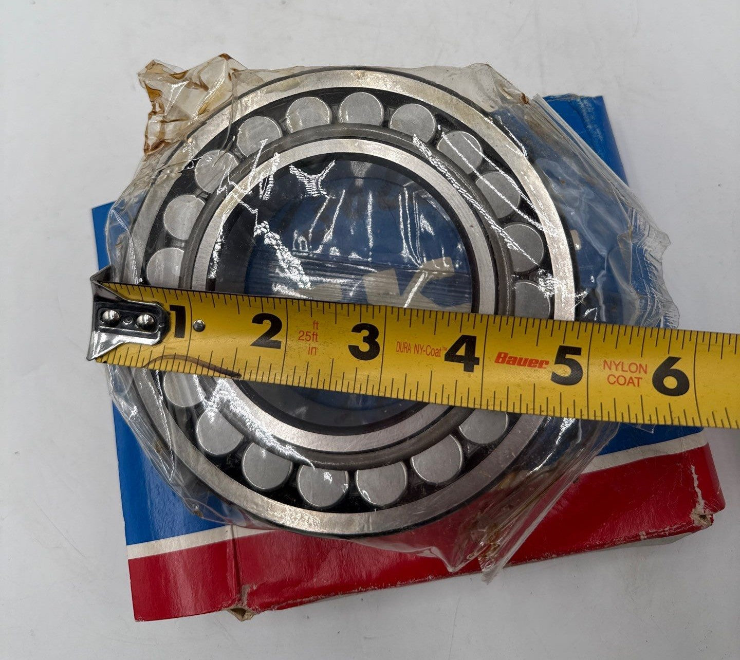 SKF 22214 E/C3 Spherical Roller Bearing 70mm x 125mm x 31mm New