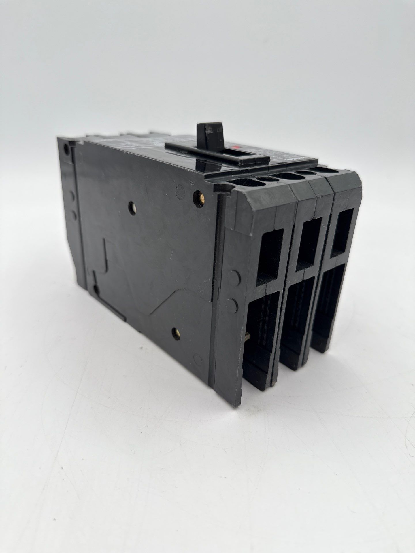 Siemens HHED63B030 Circuit Breaker 30A 3P 600V HHED Bolt On 30 Amp 3 Pole Used