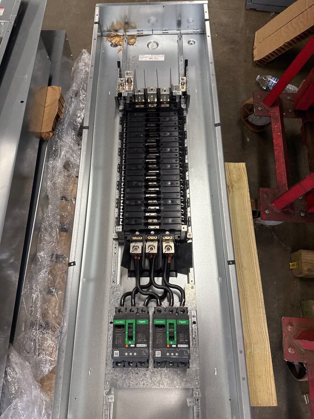 Square D NF Panelboard 400A 480Y/277V 3PH 4W 42 Cir Indoor Encl MLO HDL36150U33X P639 New