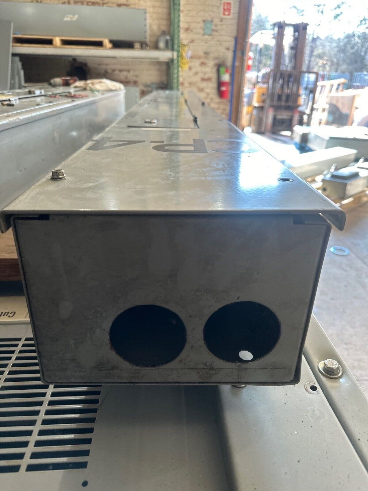 Eaton PRL1a-LX Panelboard 225A 120/240V 1PH 3W Type 1 Indoor Encl 42 Circuit P475 Used