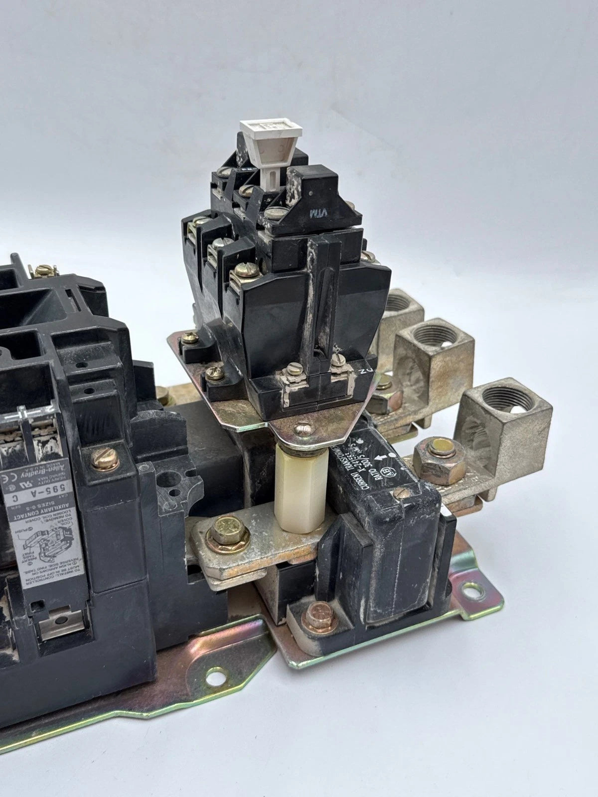 Allen Bradley 509-FOD Starter Size 5 270A 3P 600V 3PH 200HP Coil 110/120V Open Used