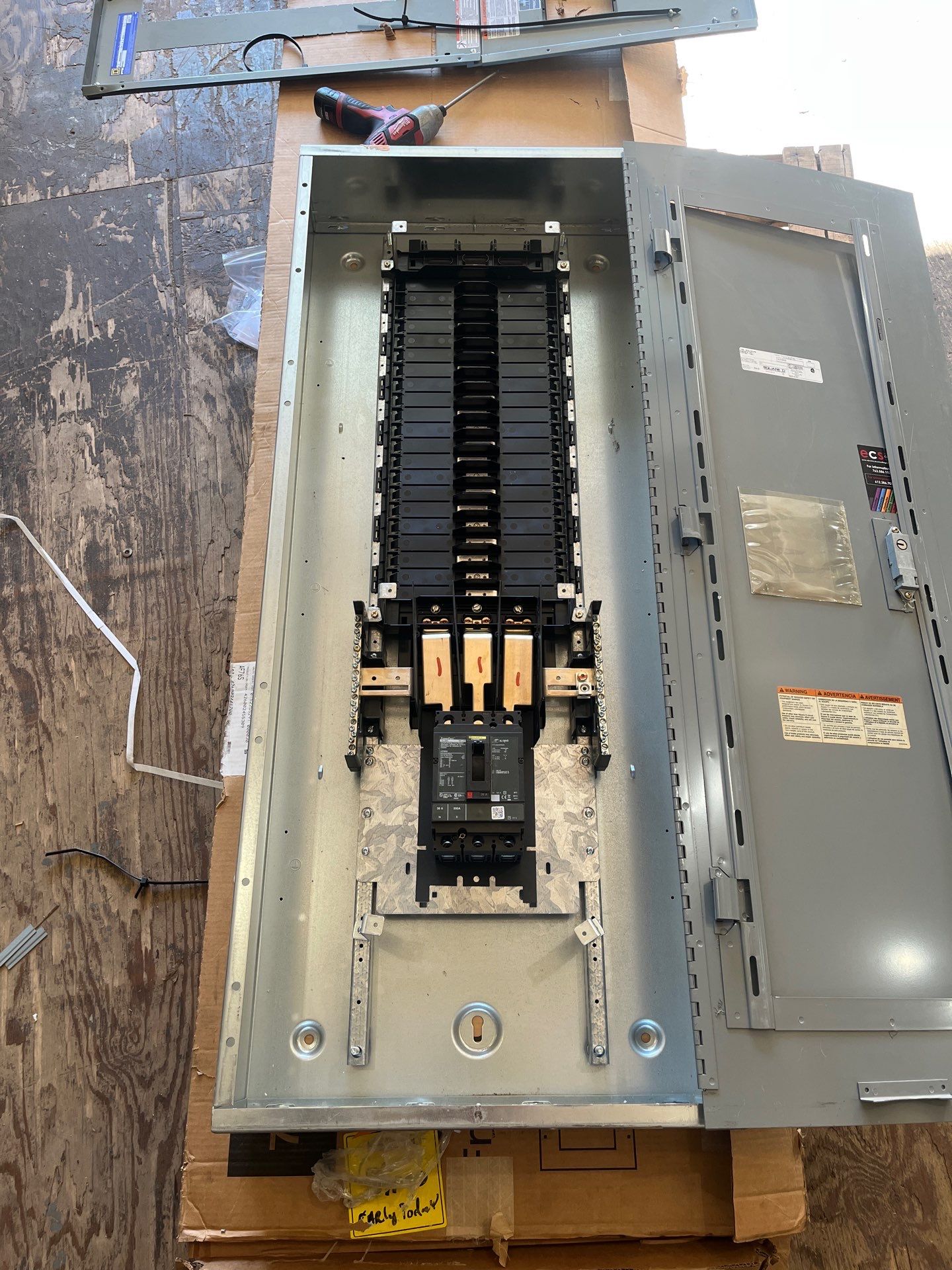 Square D NF Panelboard 30A 480Y/277V 3PH 4W 42 Space Main HJP36030 MCB Indoor New