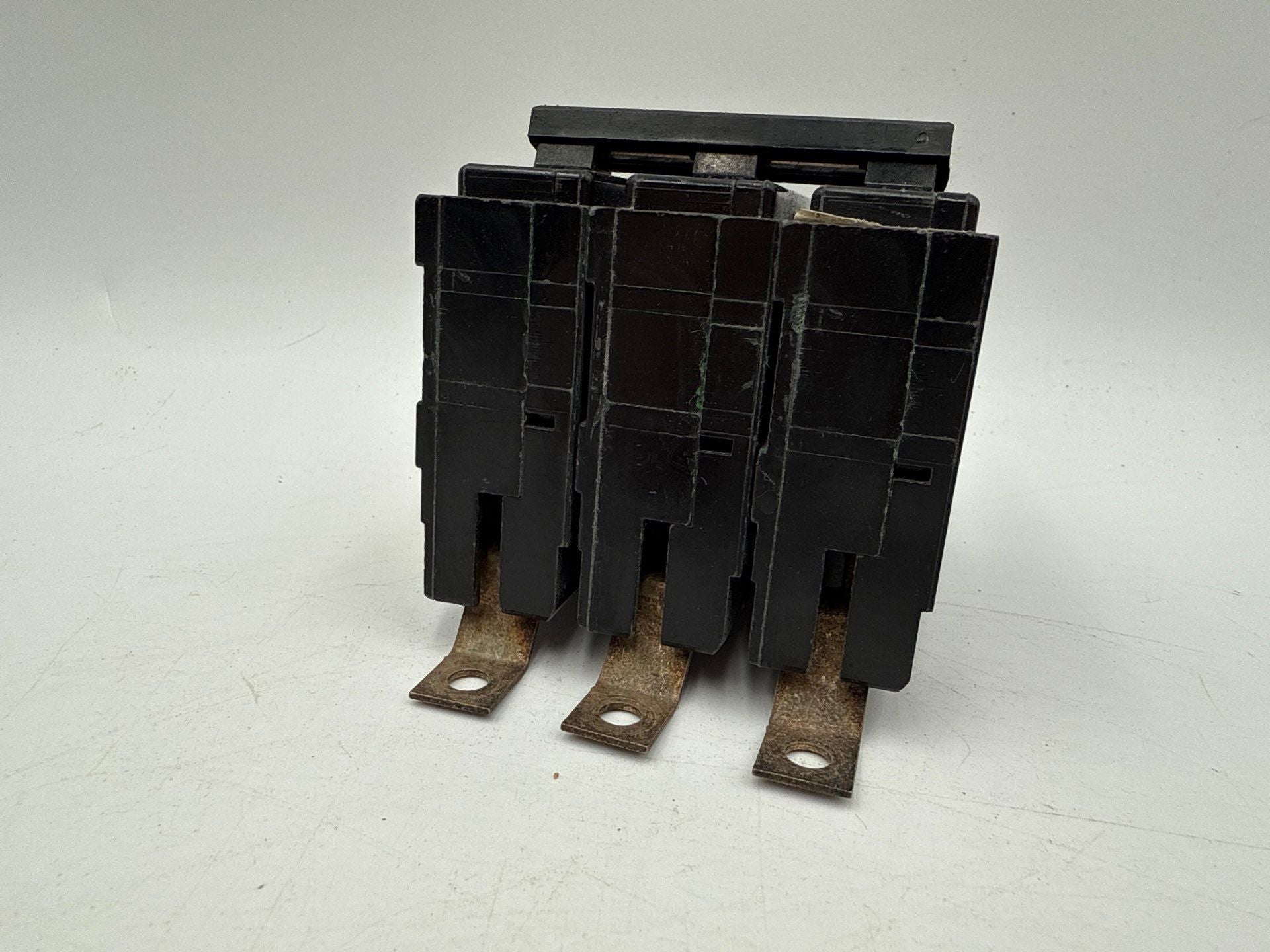 Eaton QBHW3045H Circuit Breaker 45A 3P 240V QBHW 22kA 45 Amp 3 Pole Bolt On Used