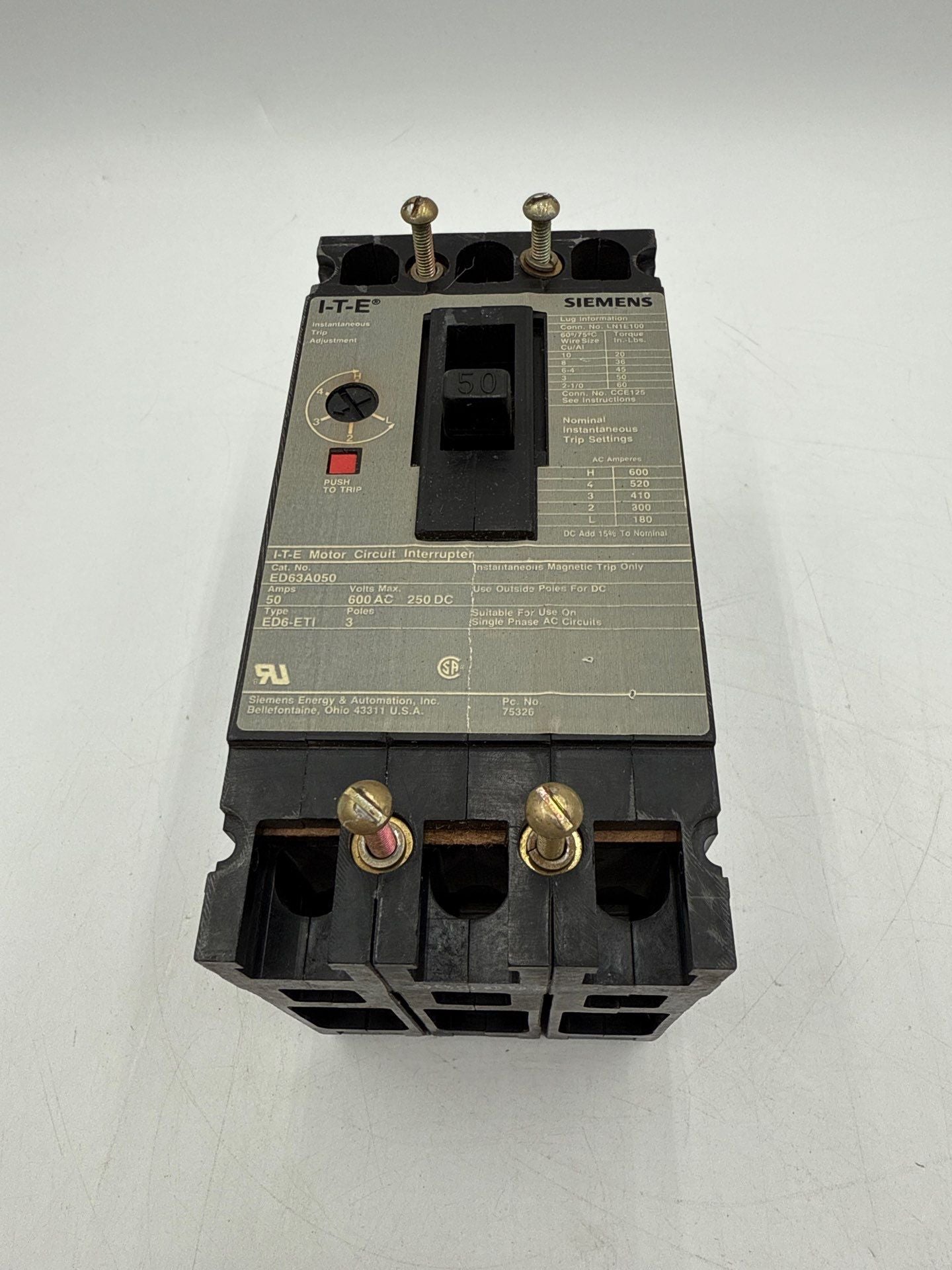 Siemens ED63A050 Circuit Breaker 50A 3P 600V 3PH ED6 3 Pole 50 Amp Gray New