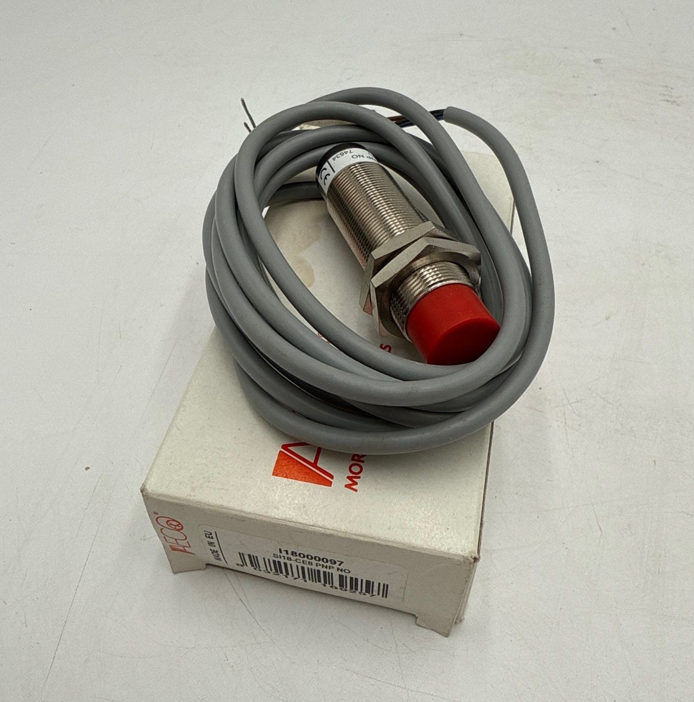AECO SI18-CE8 PNP NO Inductive Proximity Sensor M18 Thread 8mm Distance New