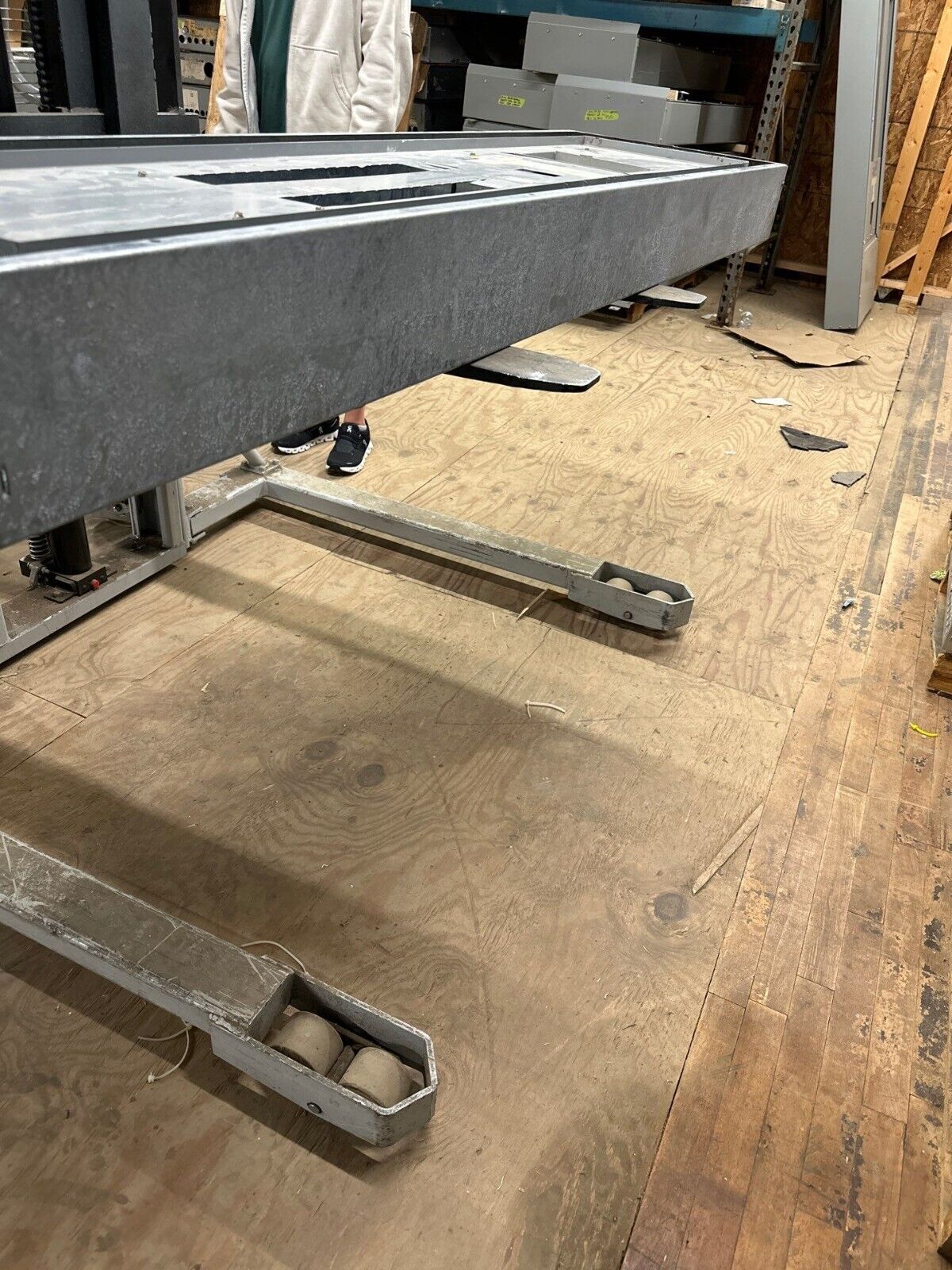 GE AEF3424DBX Panelboard 400A 480Y/277V 3PH 4W 42 Cir Indoor Encl MCB 400 Amp P311 Used