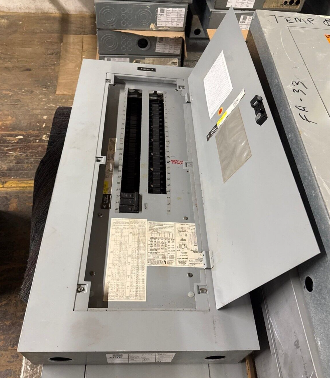 GE AQF3421ABX Panelboard 125A 208Y/120V 3PH 4W 42Space Main THQB32100 MCB Indoor P016 Used