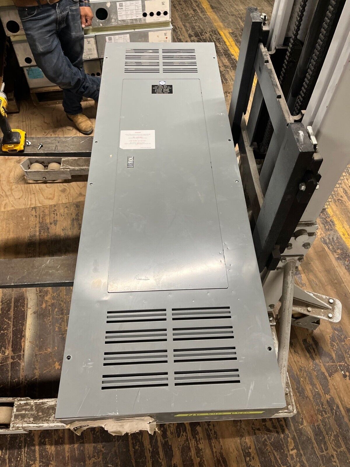 Square D NF Panelboard 600A 480Y/277V 3PH 4W MLO 54 Circuit Main Lug Indoor Encl P560 Used