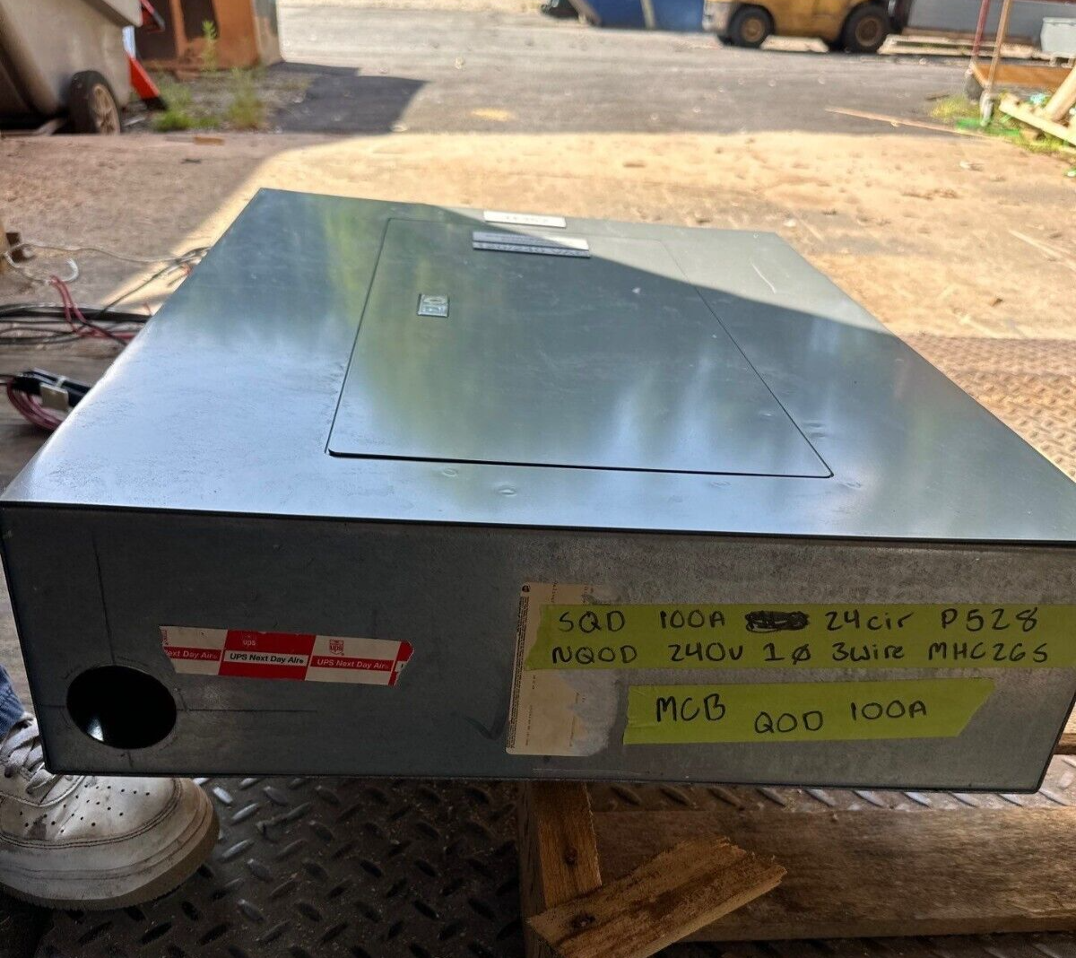 Square D NQOD20M100CU Panelboard 100A 240V 1PH 3W Indoor Encl 20 Circuit MCB P528 Used