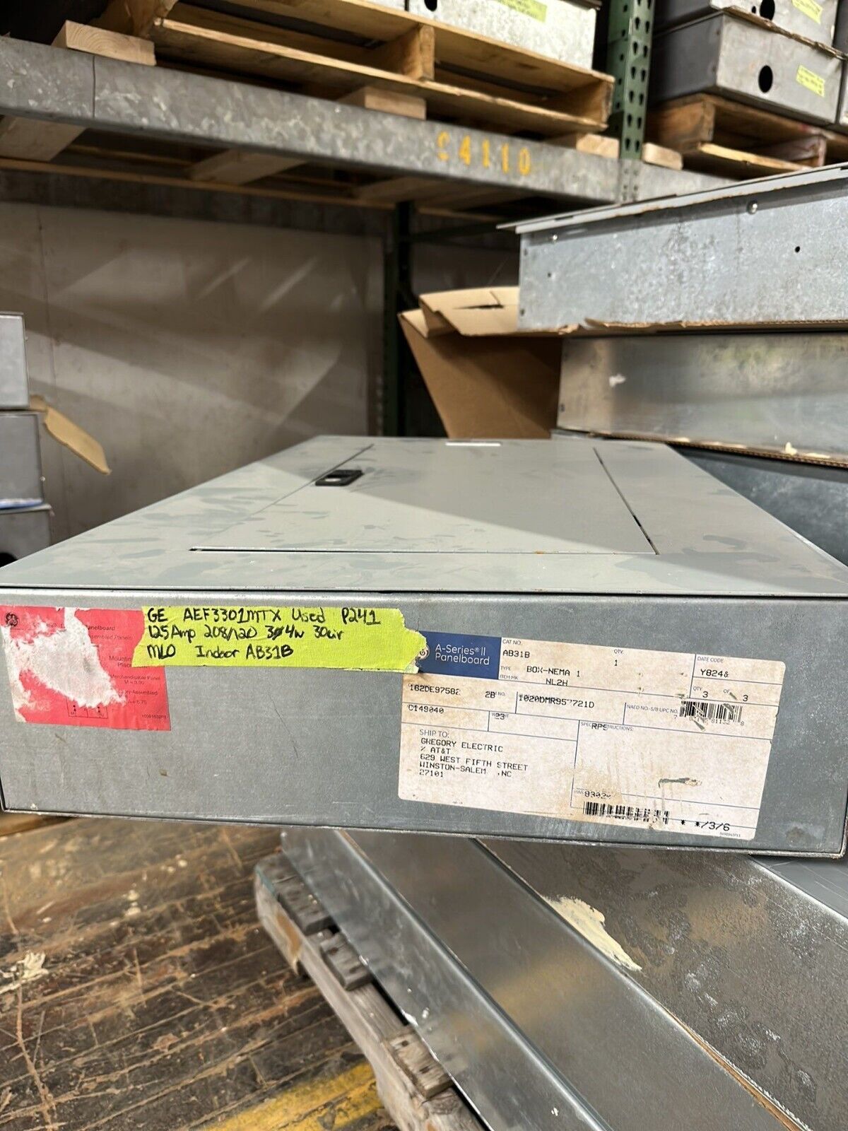 GE AEF3301MTX Panelboard 125A 208Y/120V 3PH 4W 30 Circuit 125 Amp MLO Box AB31B P241 Used