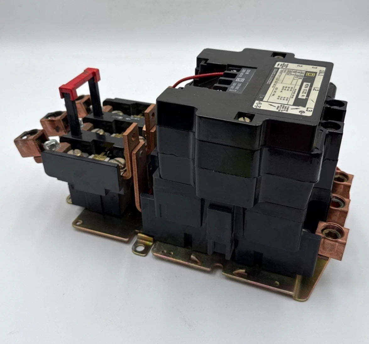 Square D 8536SF01S Starter NEMA Size 4 135A 3P 600V 100HP Coil 110/120V CC81.5 Used