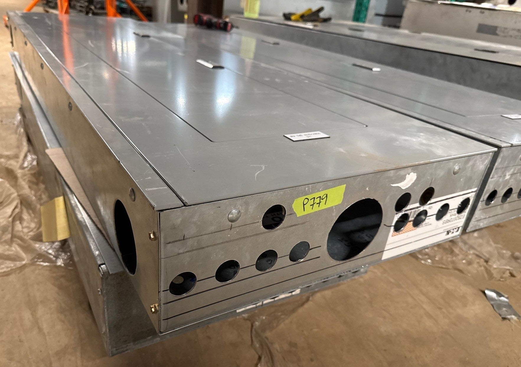 Eaton PRL1A Panelboard 300A 208/120V 3PH 4W MCB Panel 300 Amp DK3300 42 Cir Used