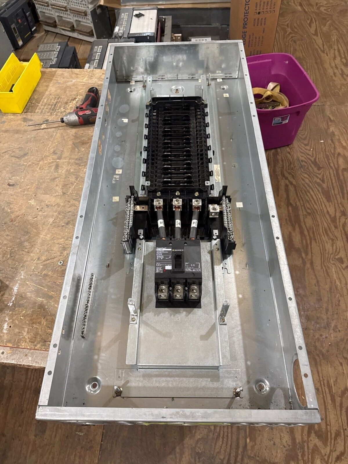 Square D NQ442L2C NQ Panelboard 225A 240V 3PH 4W 42 Cir Indoor Encl MCB QJL32150 P655 Used