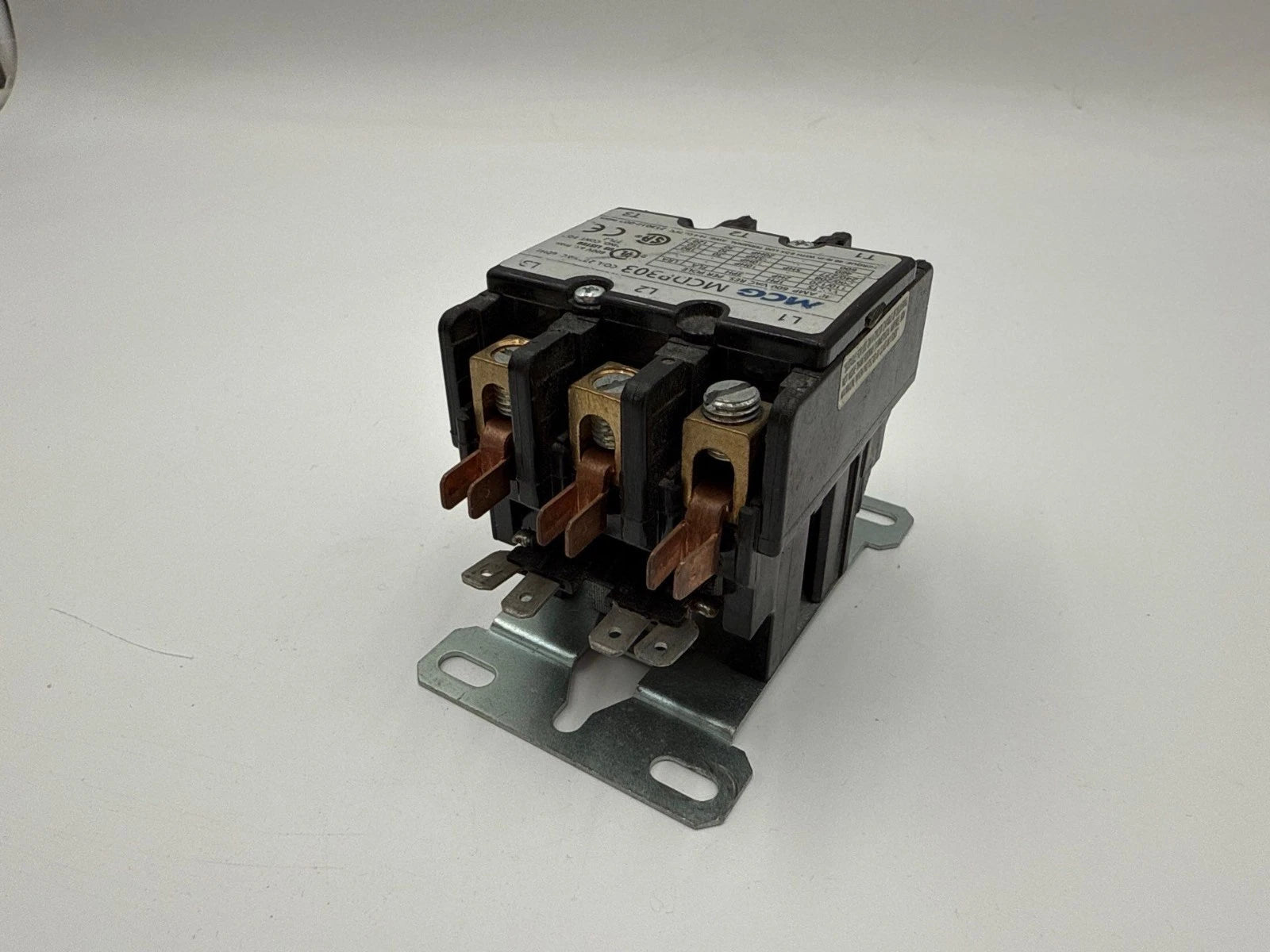 MCG MCDP303 Definite Purpose Contactor 40A 3P 600V 3PH 20HP Coil 277V 40 Amp Used