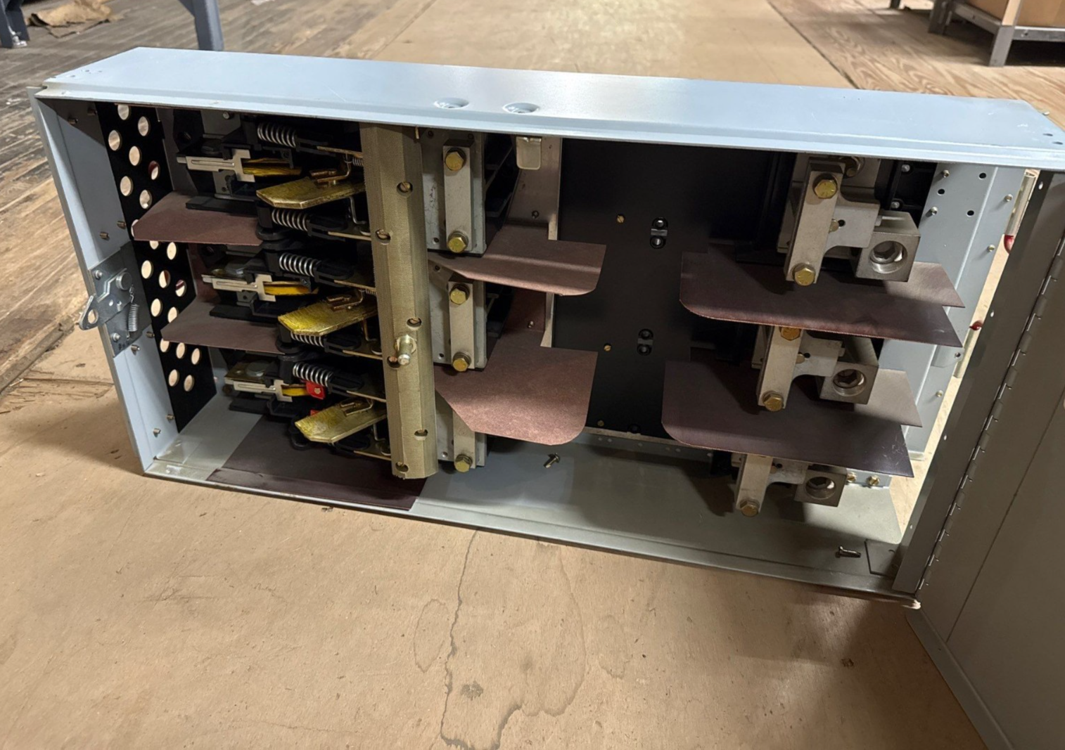 GE ADS36400HB Fusible Panelboard Switch 400A 3P 600V 350HP 400 Amp Spectra Serie New