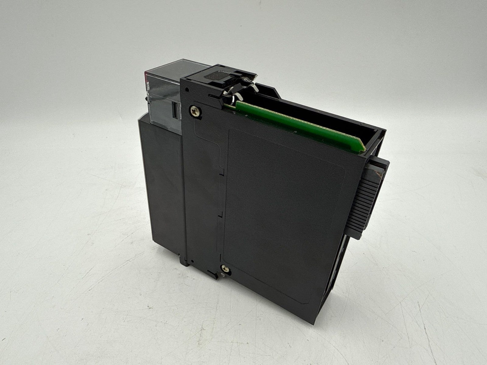 Allen Bradley 1756-IA32 ControlLogix 32‑Point AC Input Module Rev 3.2 96423871 Used