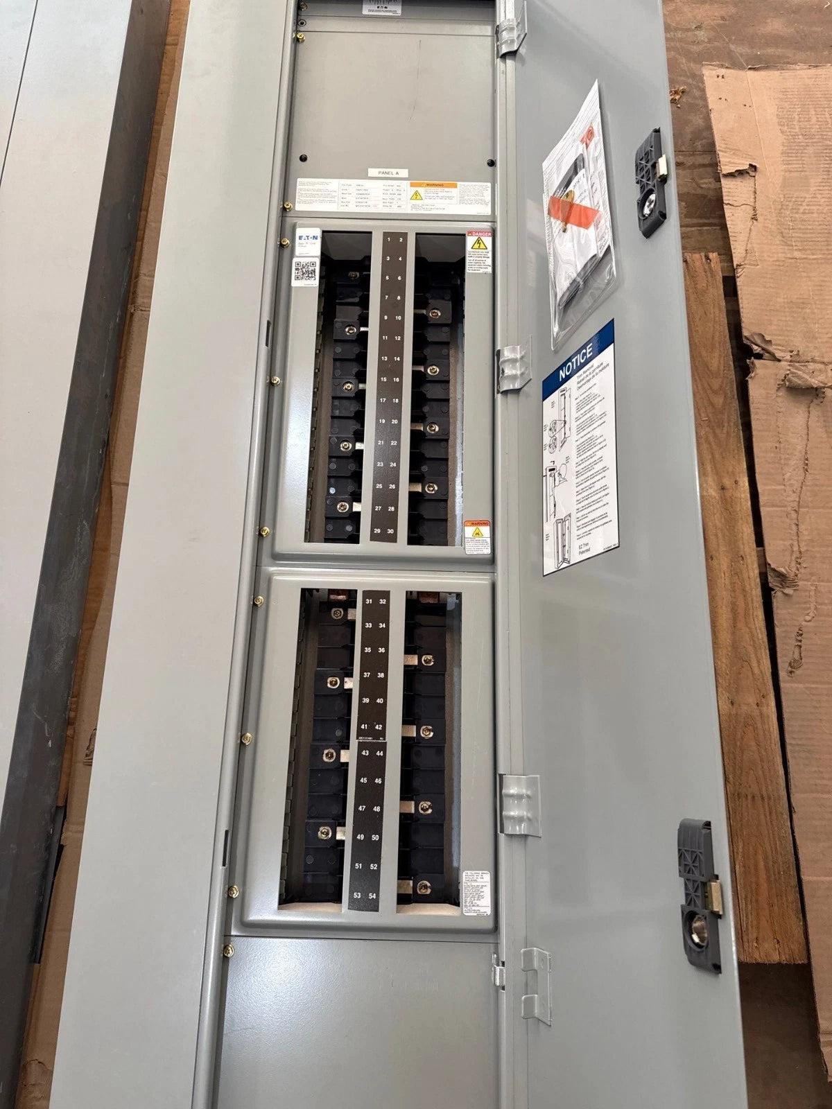 Eaton PRL2A Panelboard 600A 208/120V 3PH 4W MLO Panel 600 Amp 54Cir EZB2072R New New