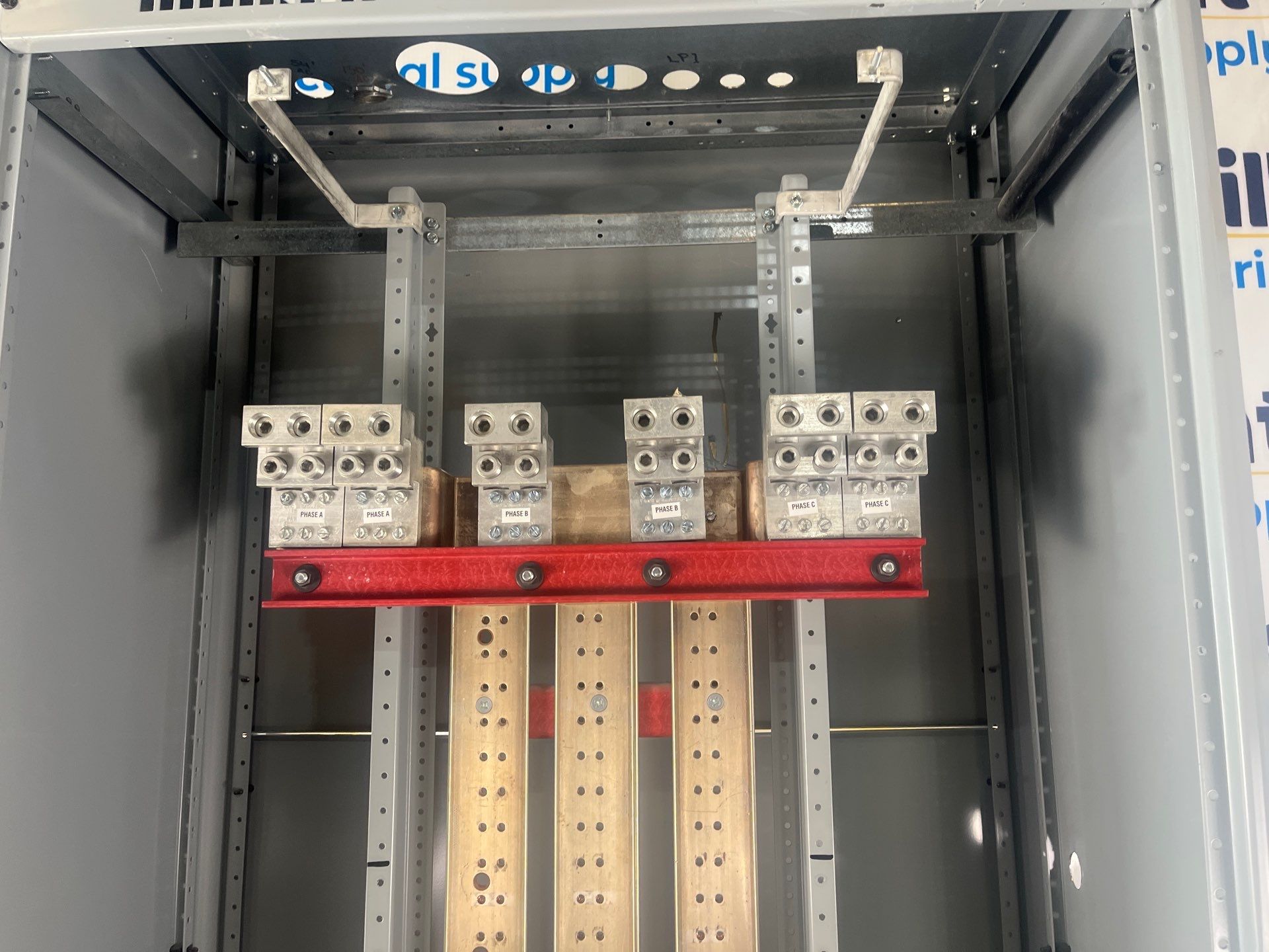 Siemens SB Switchboard 2000A 480/277V 3PH 4W MLO Indoor Encl 2000 Amp Used