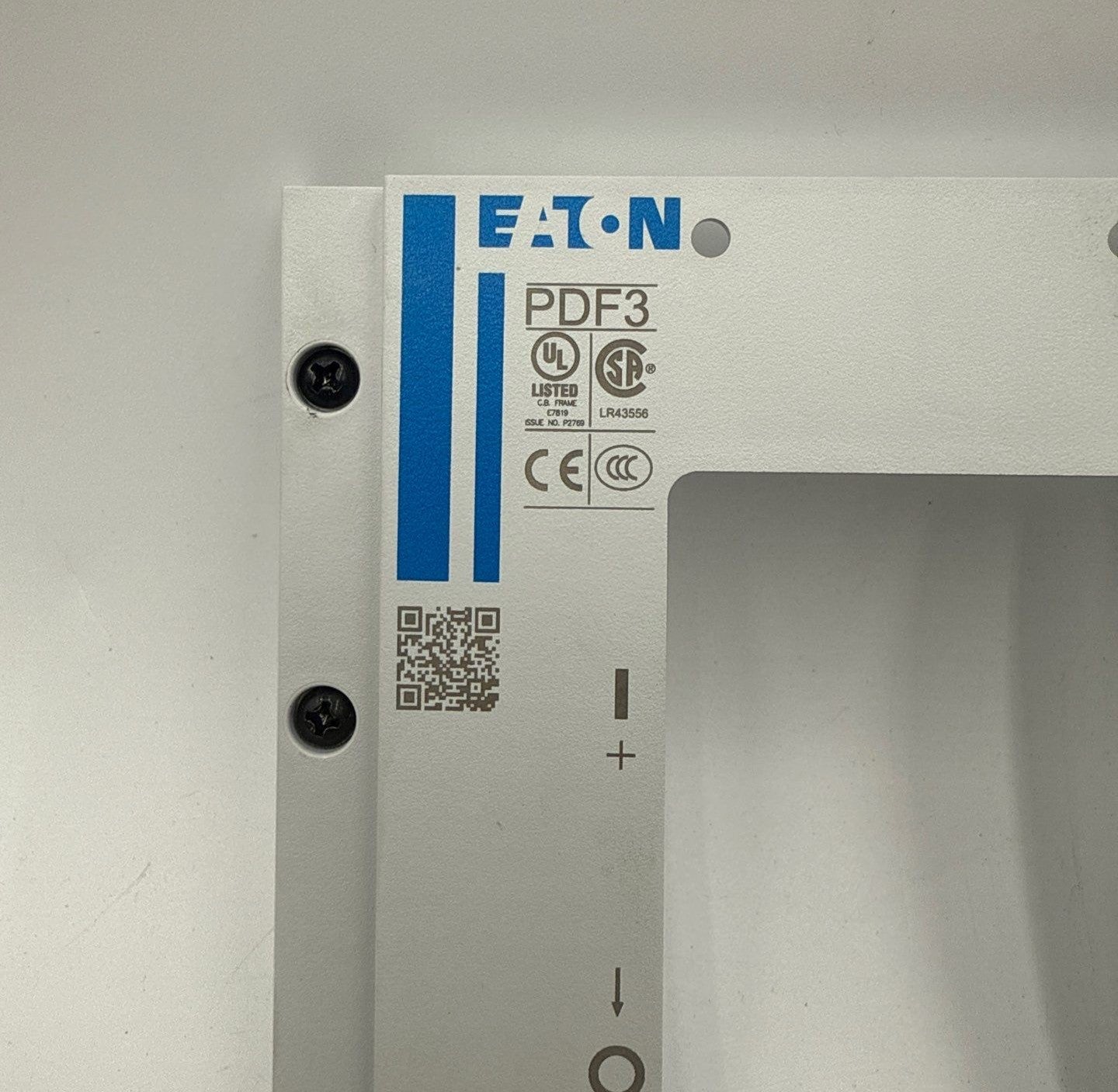 Eaton PDF33M0400FNNN Circuit Breaker Face Cover With Screws 400A Frame PDF3 Used