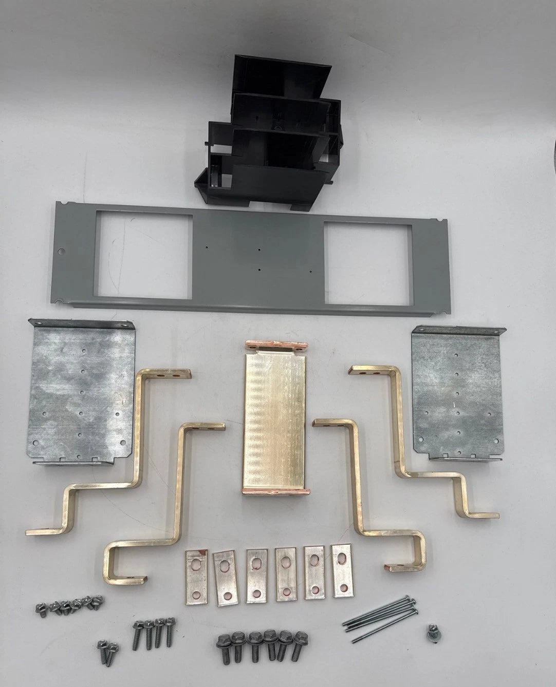 Siemens S3VA52TD Strap Kit For Use With 3VA52 3VA61 3VA62 Breakers P5 Panelboard Used