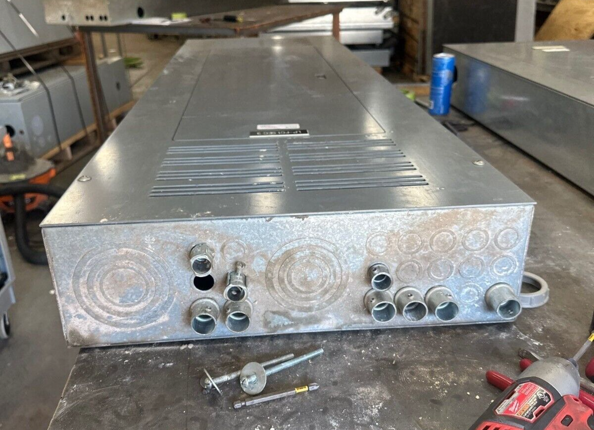 Square D NQOD442L400TFL Panelboard 400A 208Y/120V 3PH 4W 42 Cir Indoor Encl MLO P365 Used