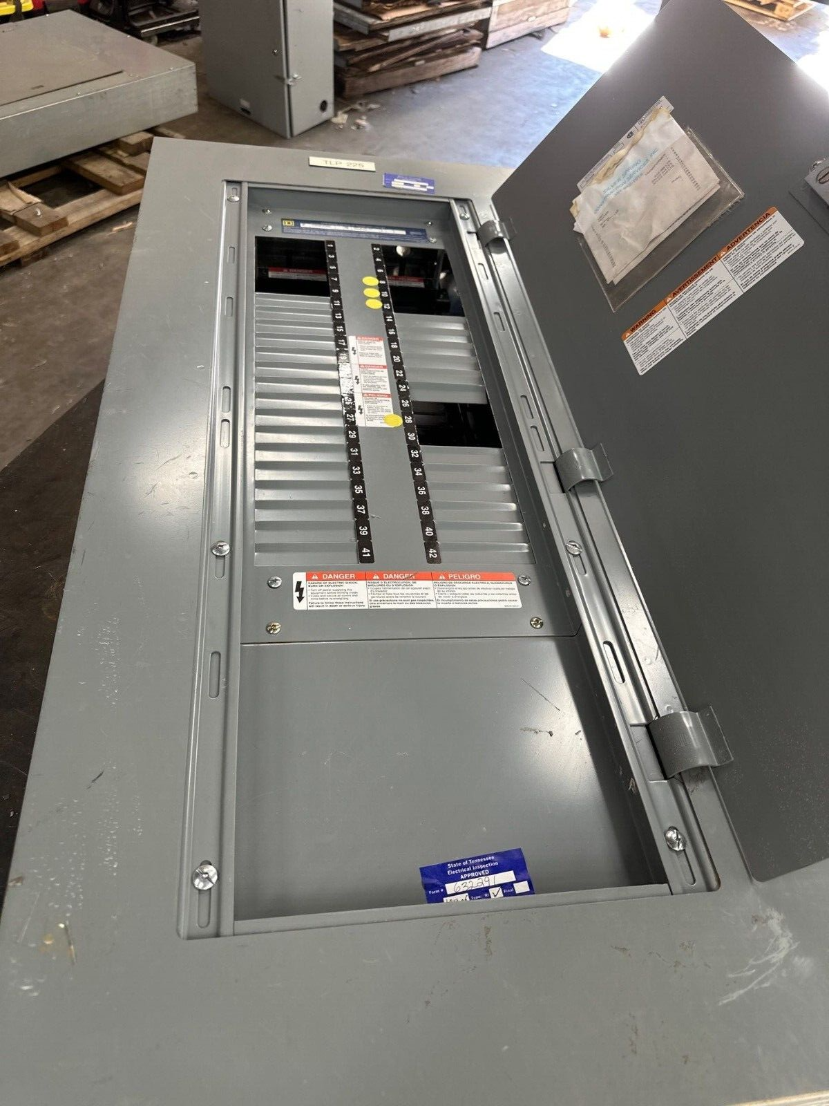 Square D NF Panelboard 250A 600V 3PH 4W MLO 42 Cir Main Lug Panel Indoor NEMA 1 P382 Used