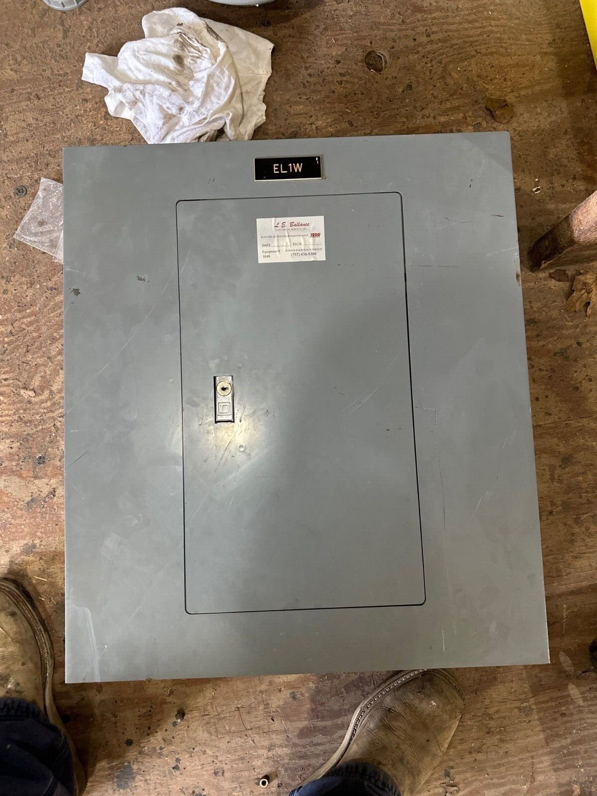 Square D NQOD12M100CU Panelboard 100A 120/240V 1PH 3W Indoor Encl 12 Circuit MCB P481 Used