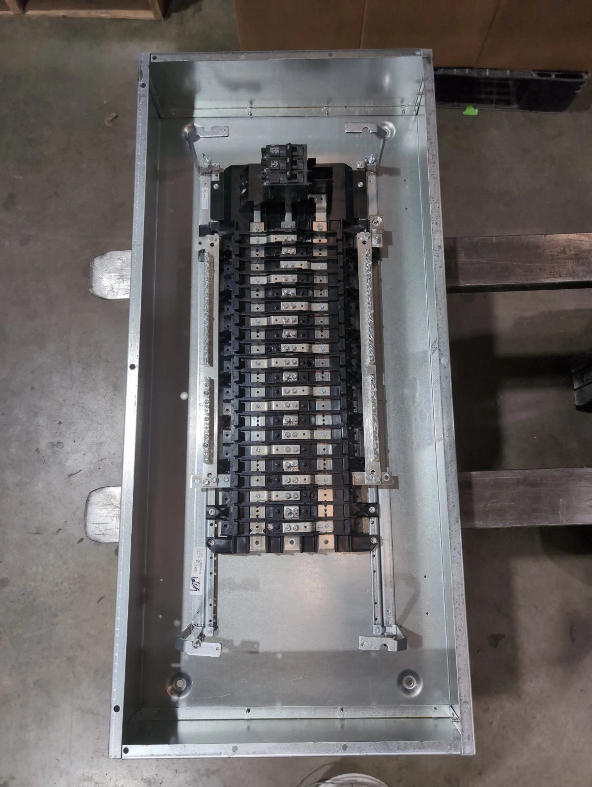 Siemens P1C42BL100ABST P1 Panelboard 100A 208/120V 3PH MCB Panel 100 Amp 42 Cir New