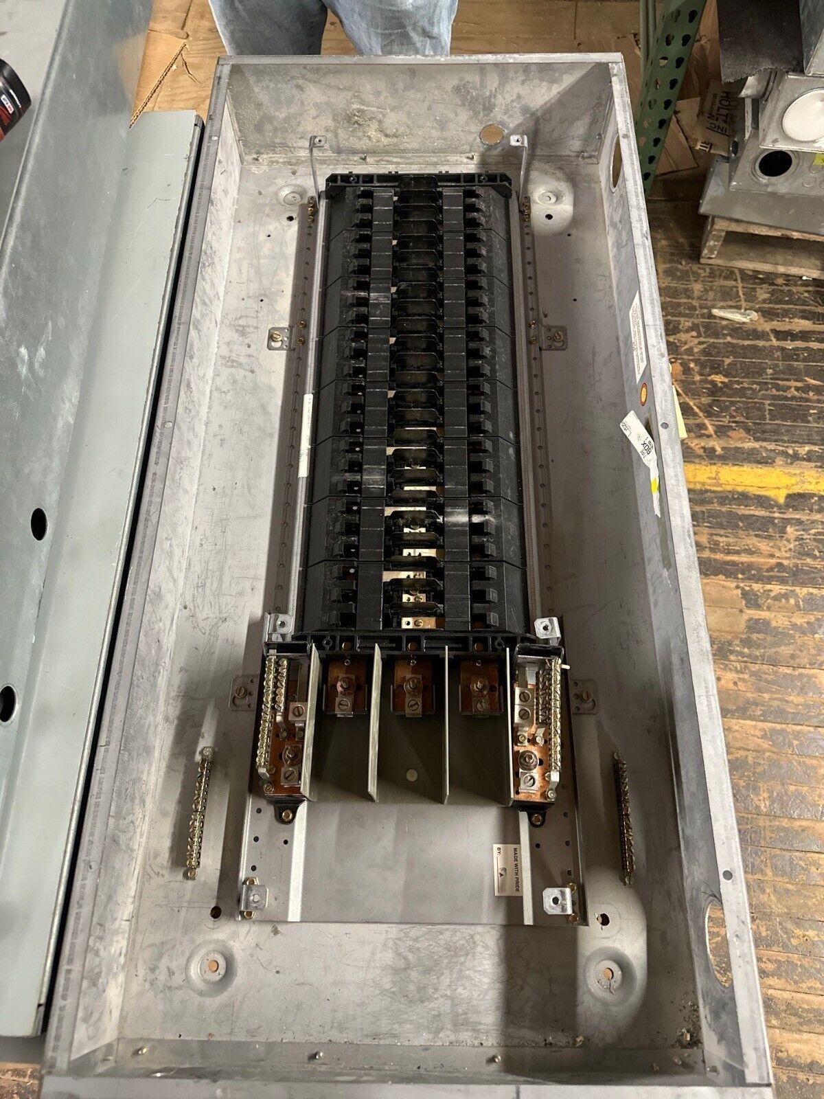 GE AQF3421ABX Panelboard 125A 208Y/120V 3PH 42 CIR Indoor Encl MCB AB43B Box P076 Used